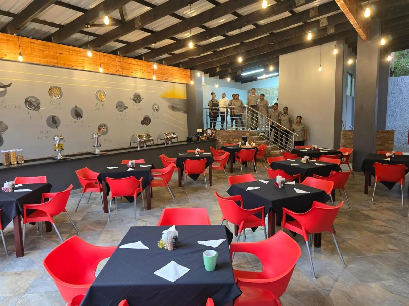 Restaurant/places to eat in Shonalanga Lodge