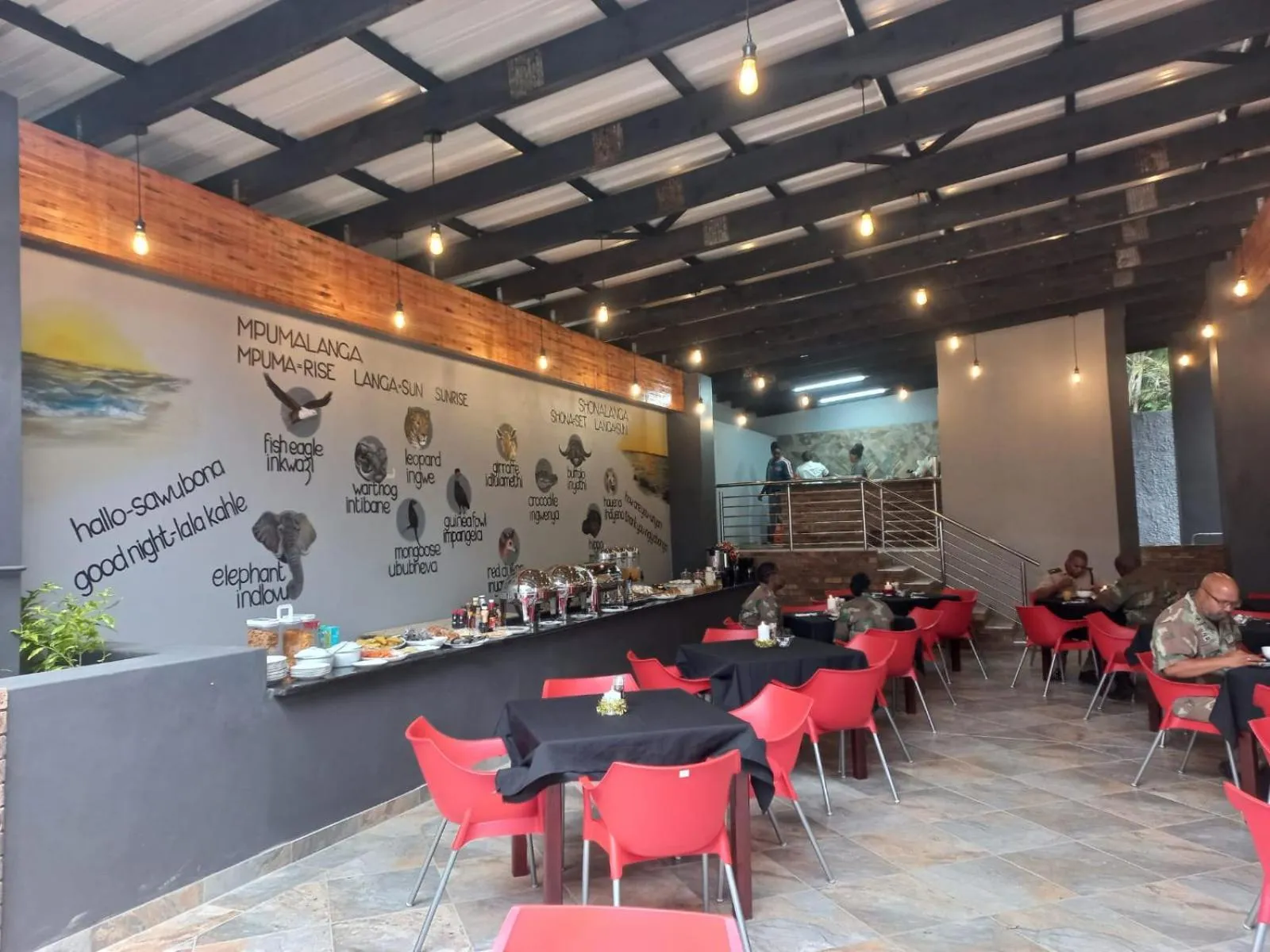 Restaurant/places to eat in Shonalanga Lodge