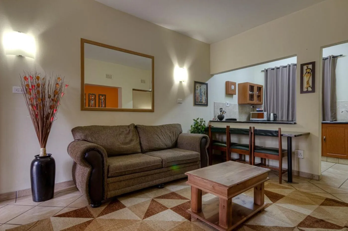 Kitchen or kitchenette in Shonalanga Lodge