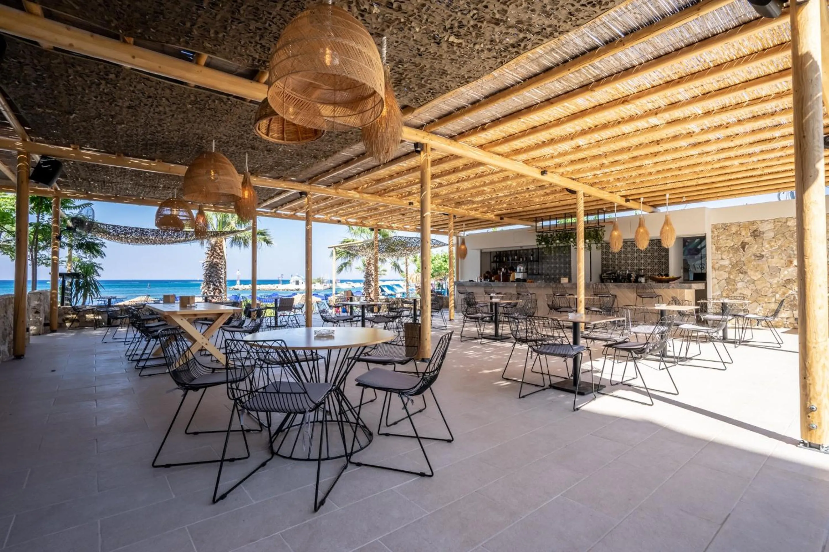 Restaurant/places to eat in Lido Star