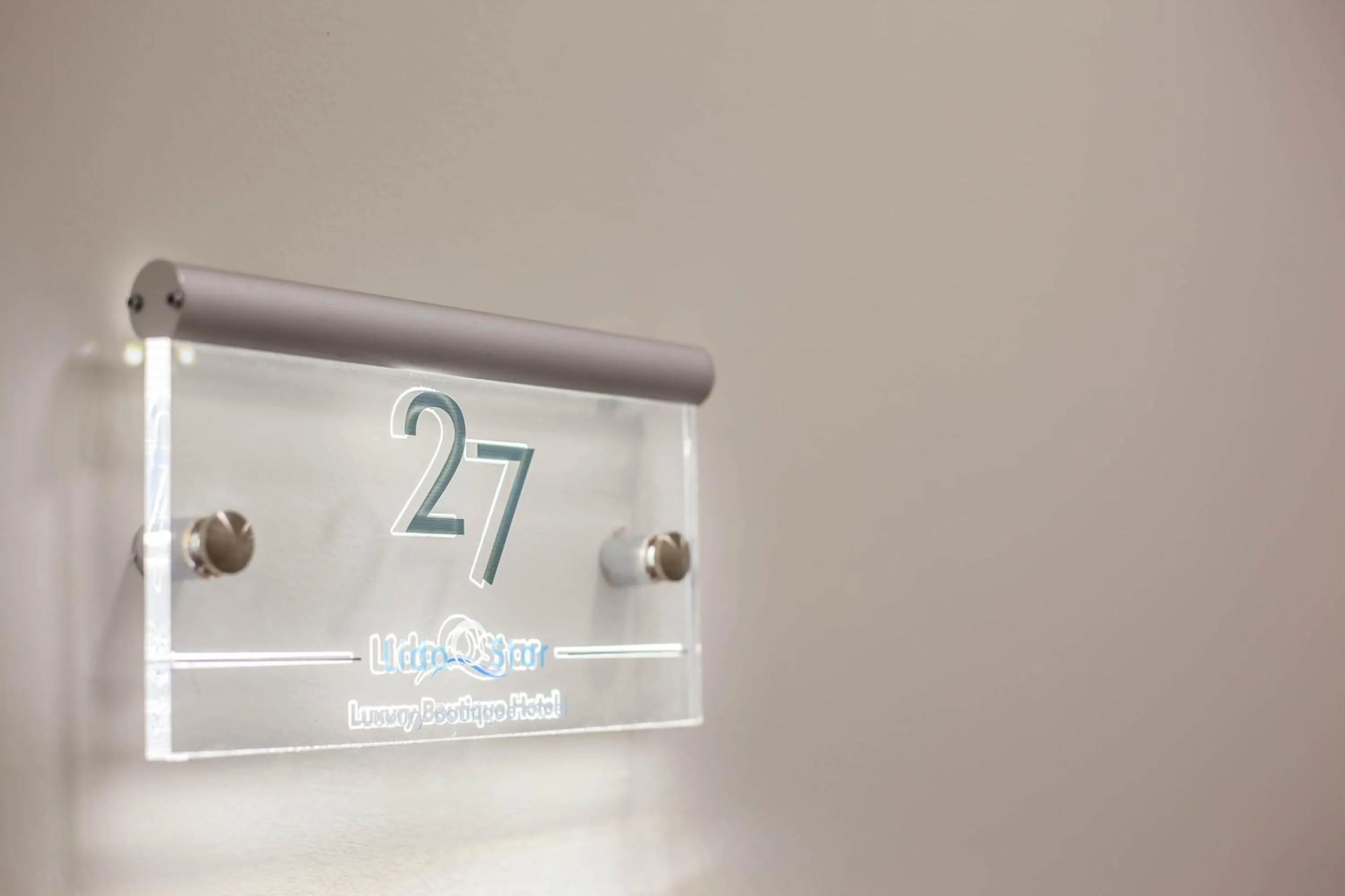 Text overlay in Lido Star