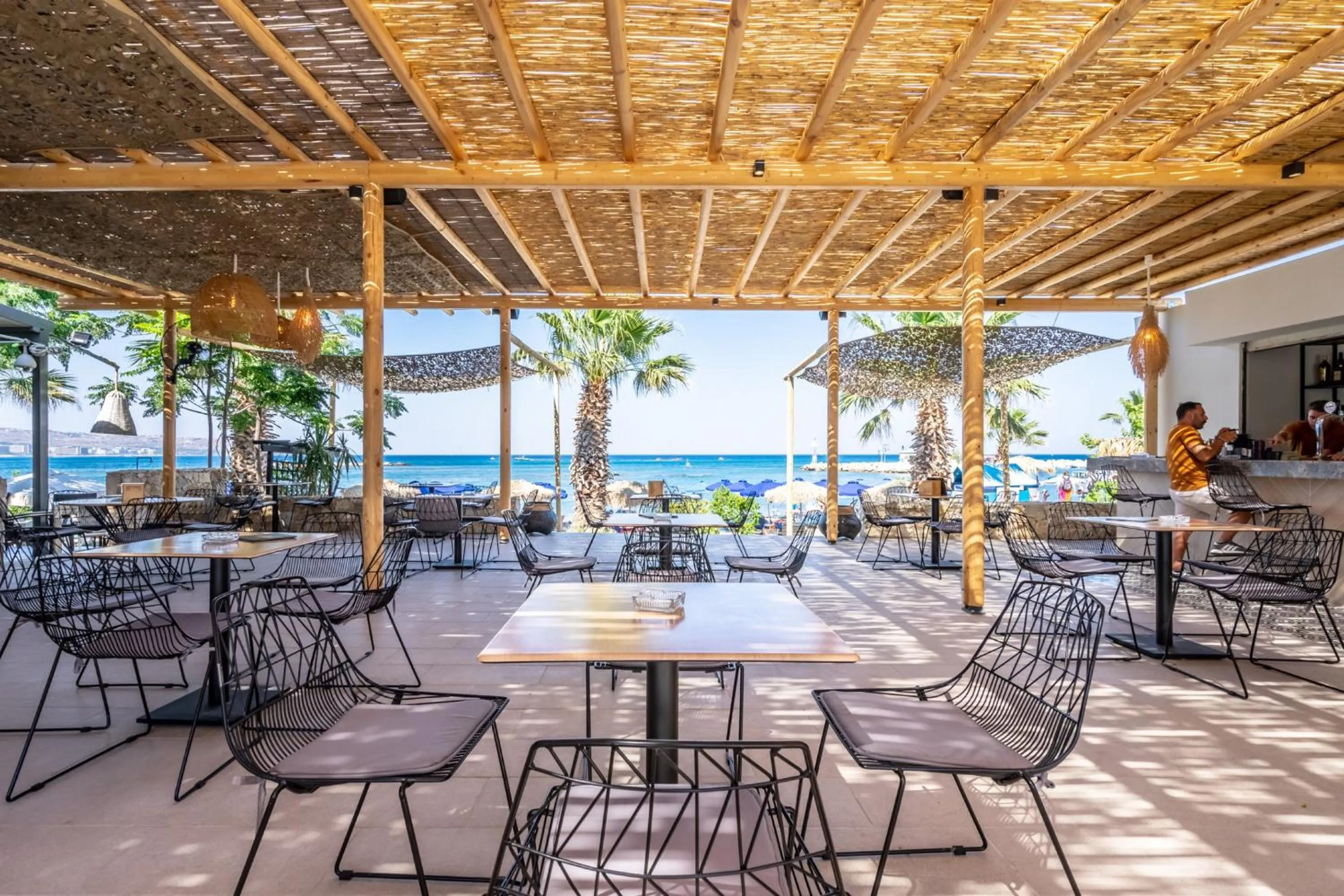 Restaurant/places to eat in Lido Star