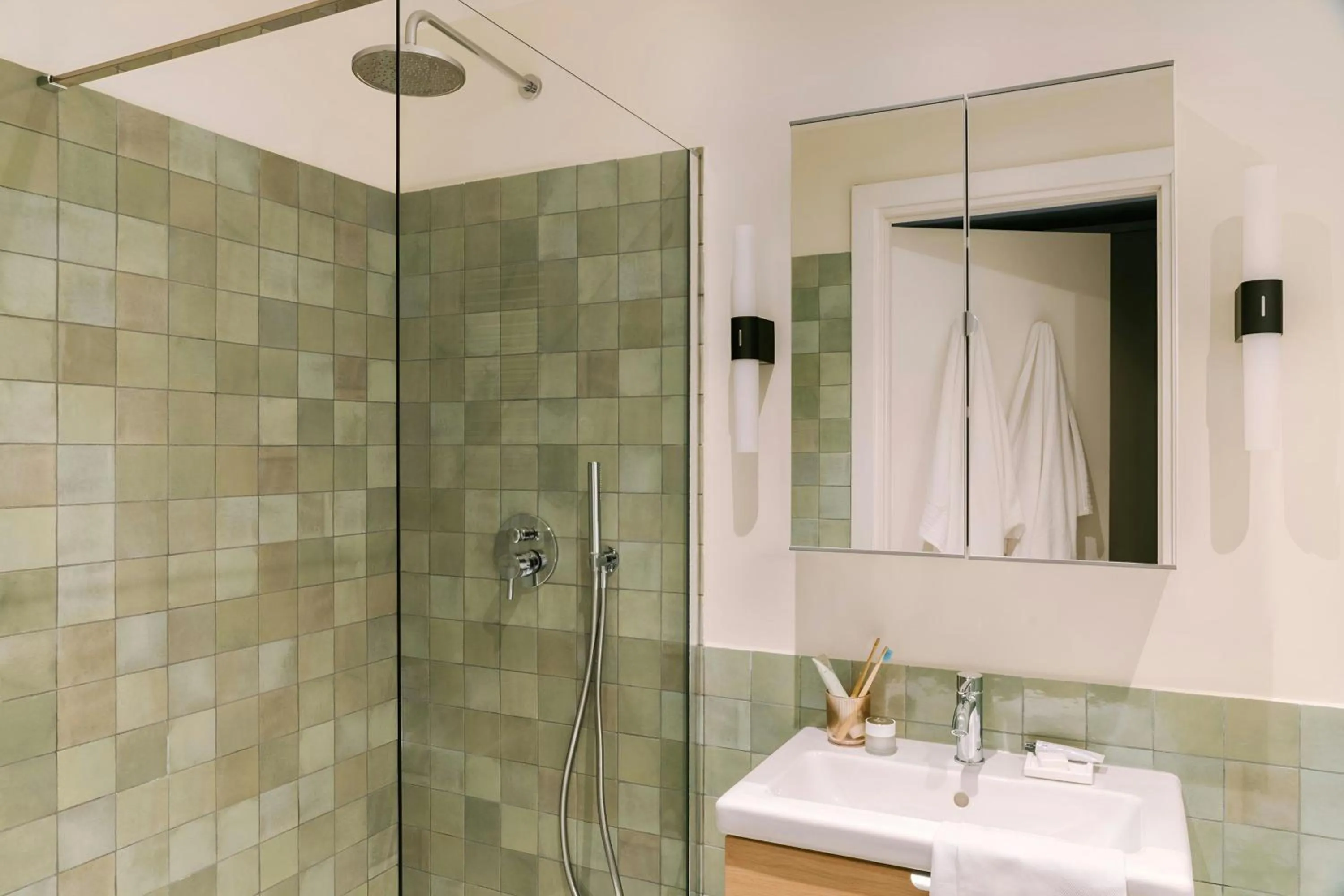 Bathroom in Testaccio Hotel, Sonder Hotel by Marriott Bonvoy