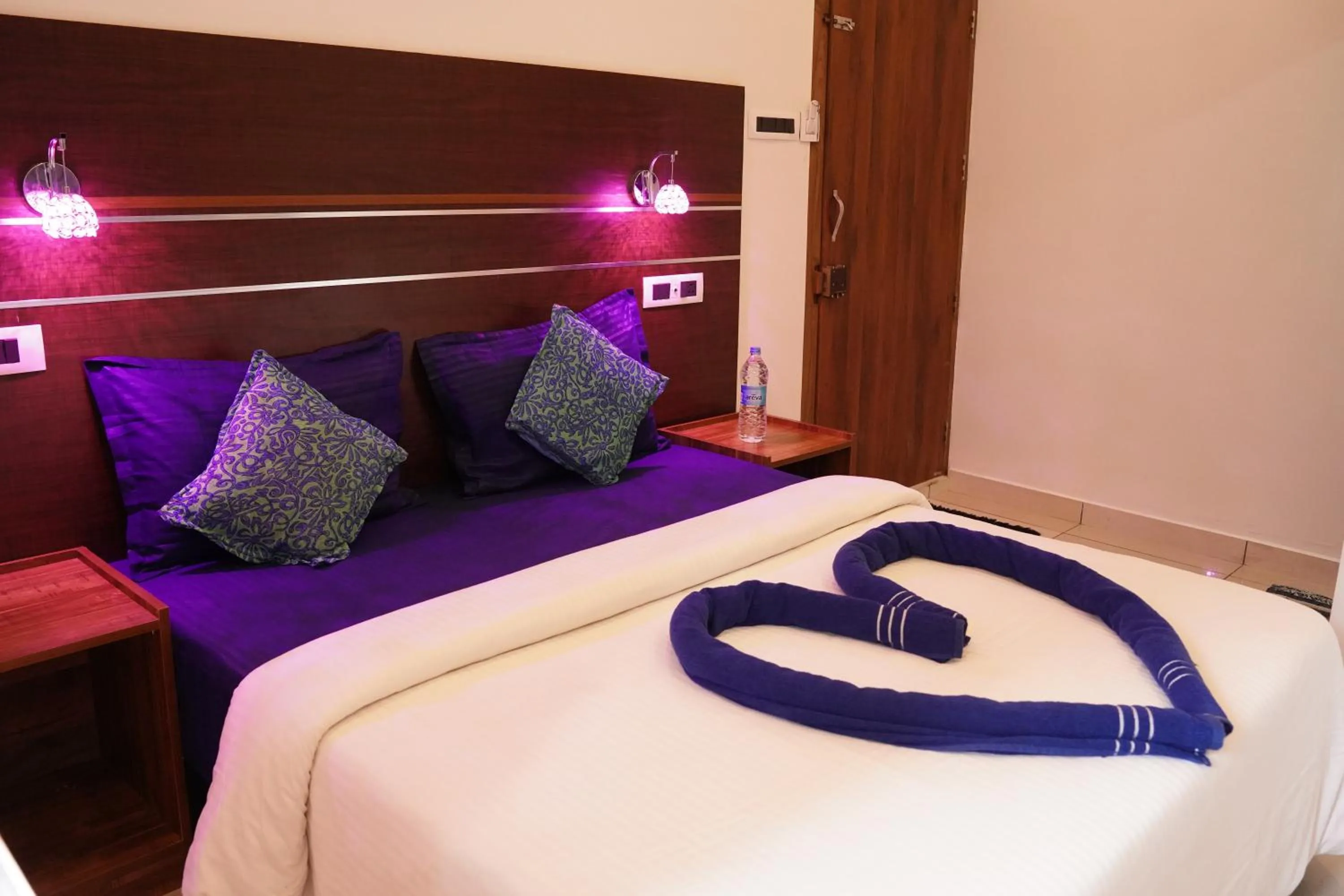 Bed in The wayside cottage Munnar