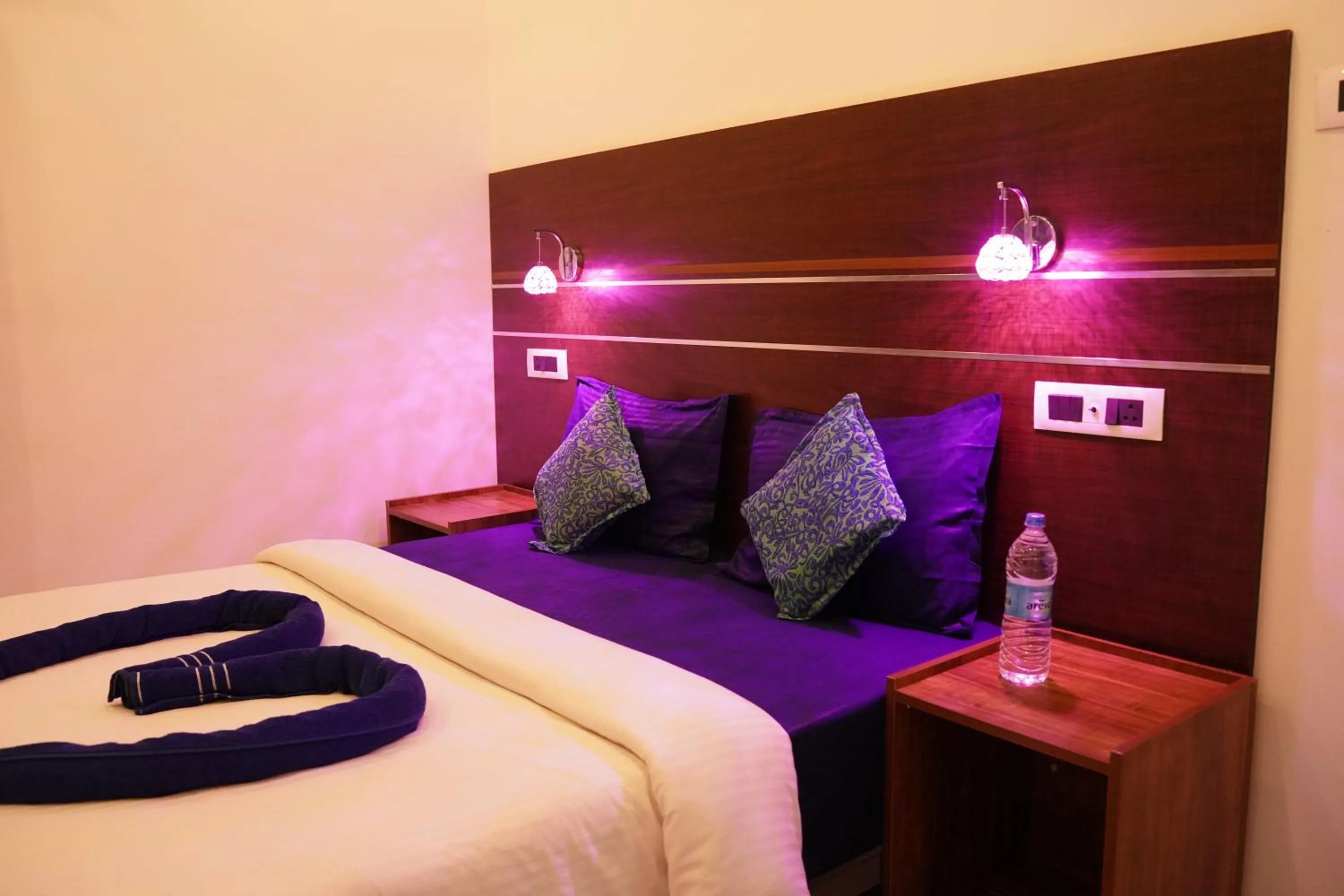 Bed in The wayside cottage Munnar