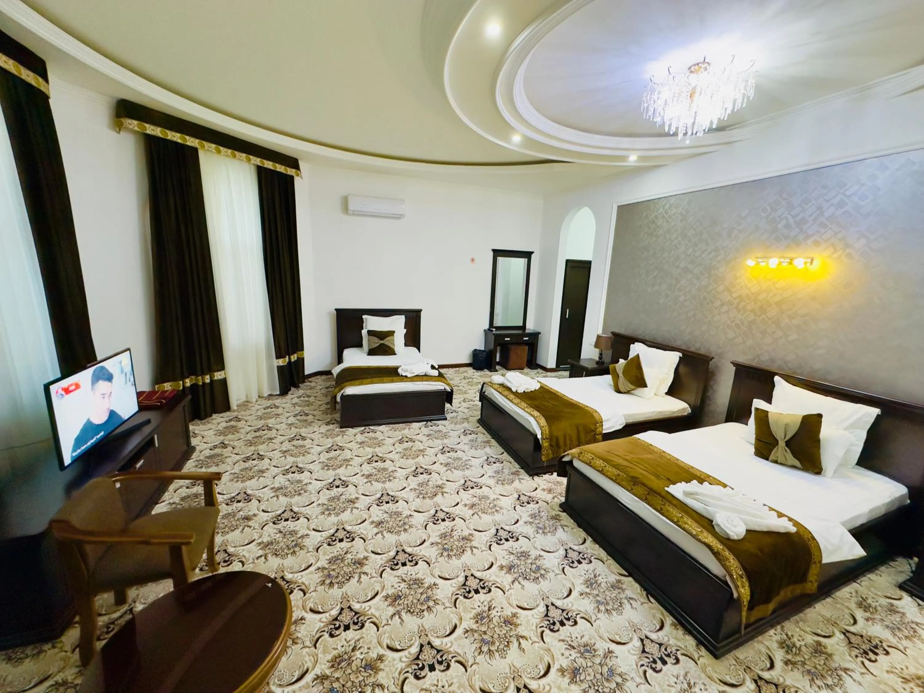 Communal lounge/ TV room, Bed in EMIRS GARDEN Residence