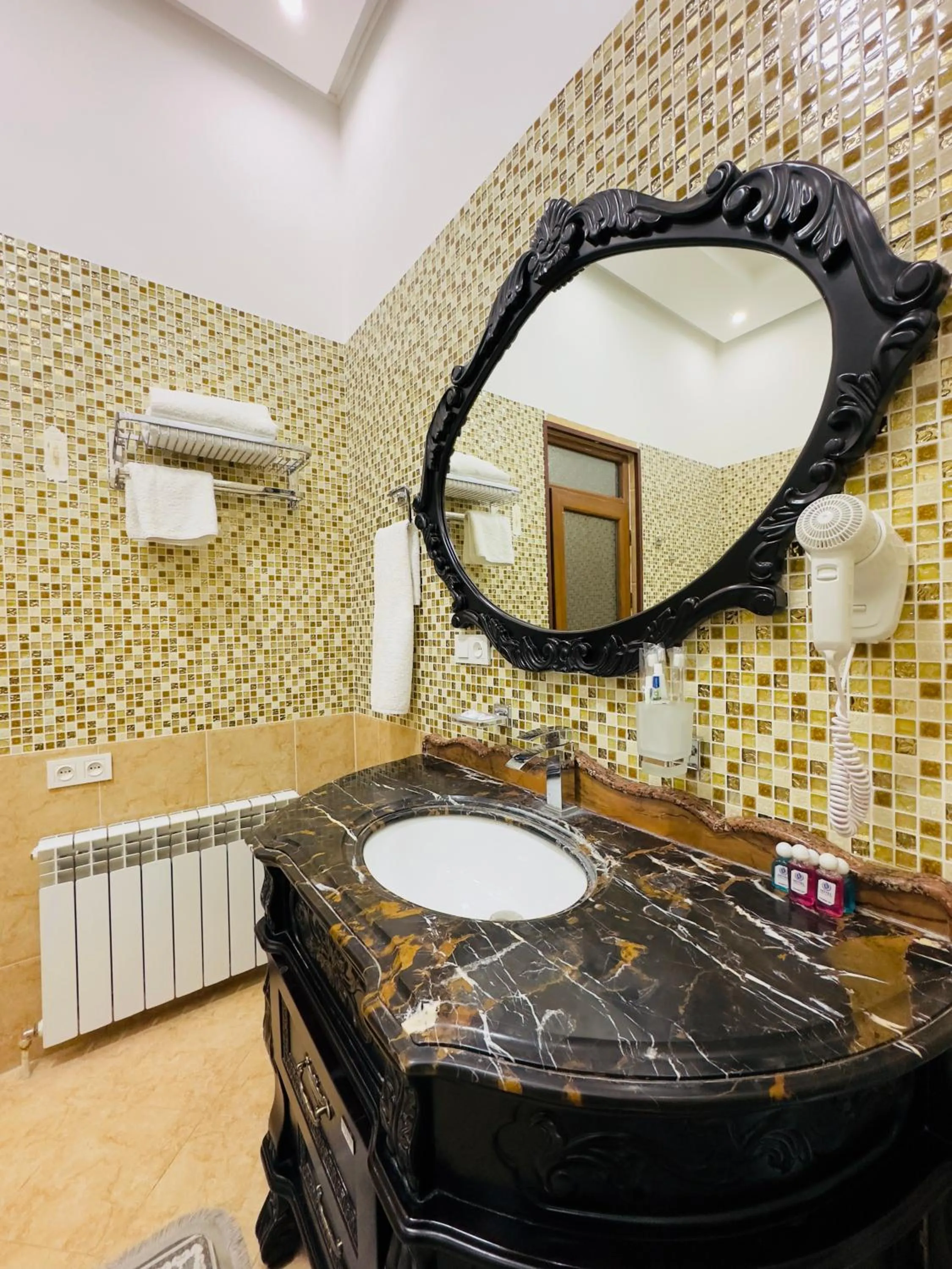 Shower in EMIRS GARDEN Residence