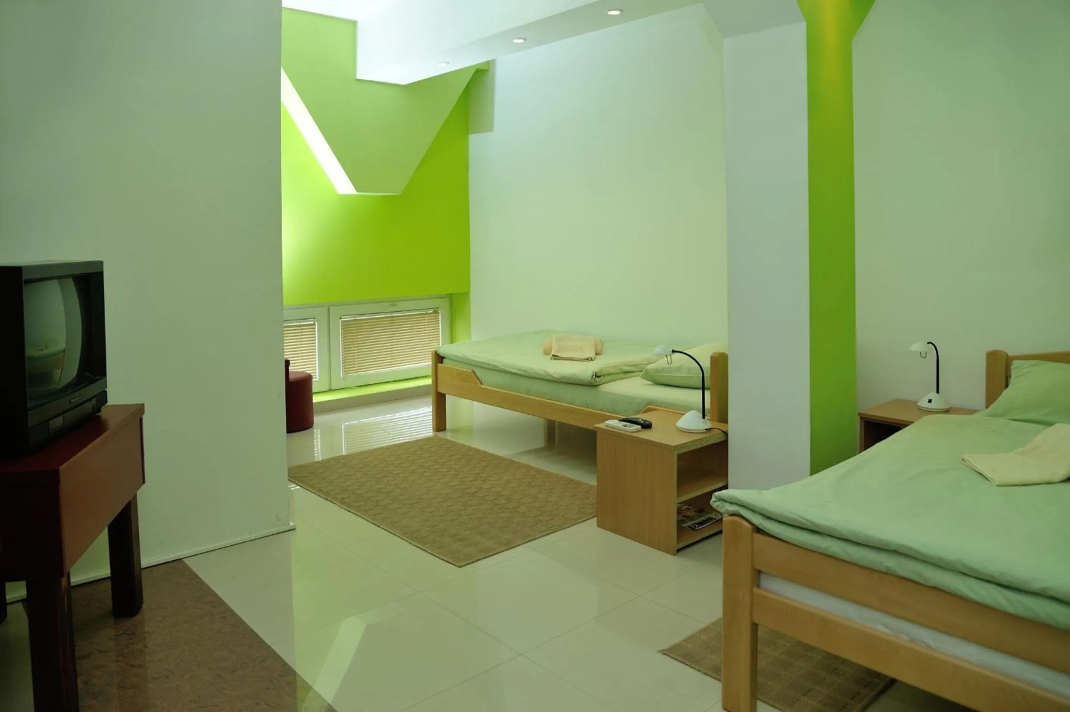 Communal lounge/ TV room, Bed in Hostel Paparazzo & Apartmans