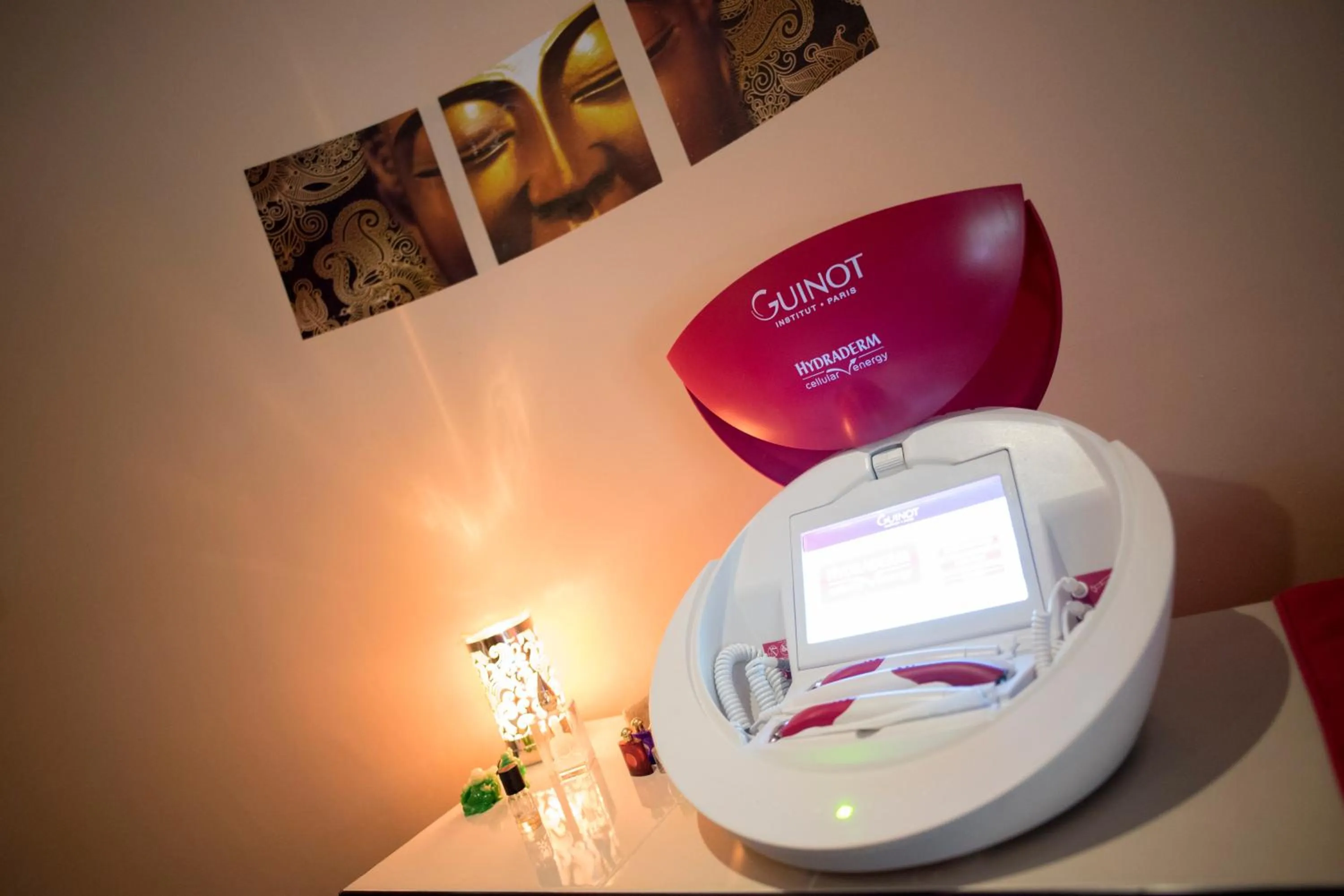 Spa and wellness centre/facilities in Le Louvre Hotel & Spa