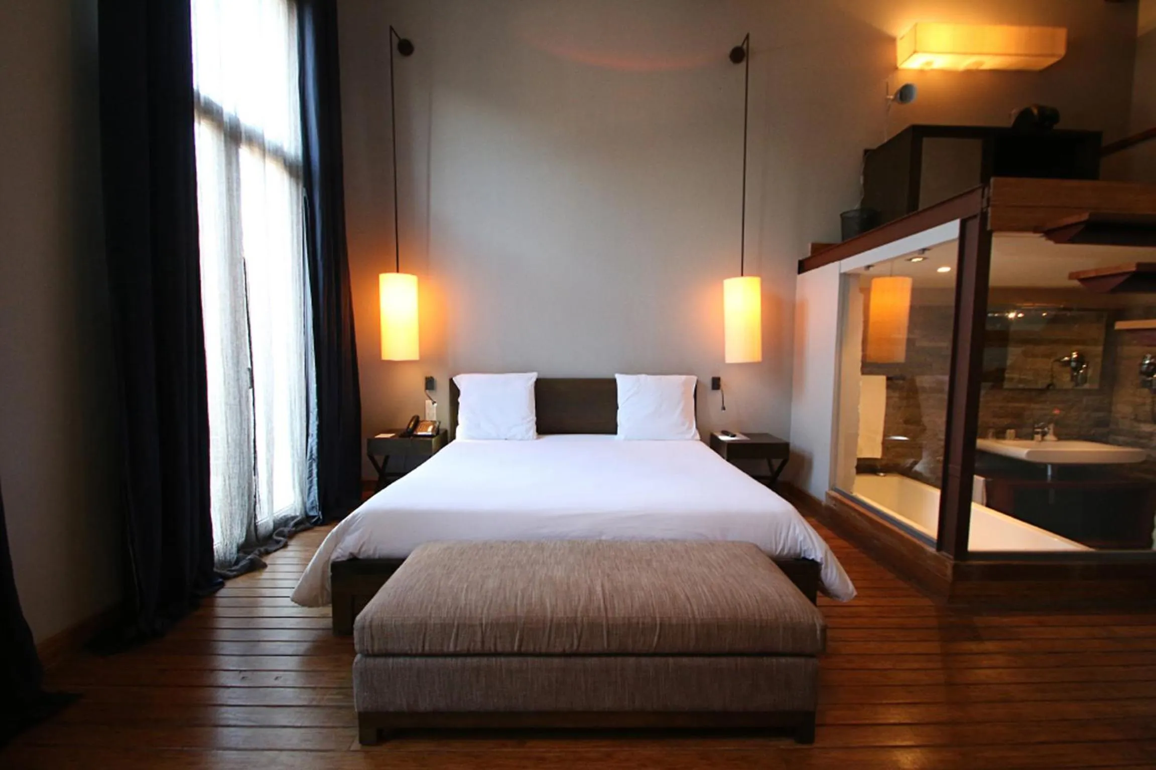 Bedroom, Bed in Le Louvre Hotel & Spa