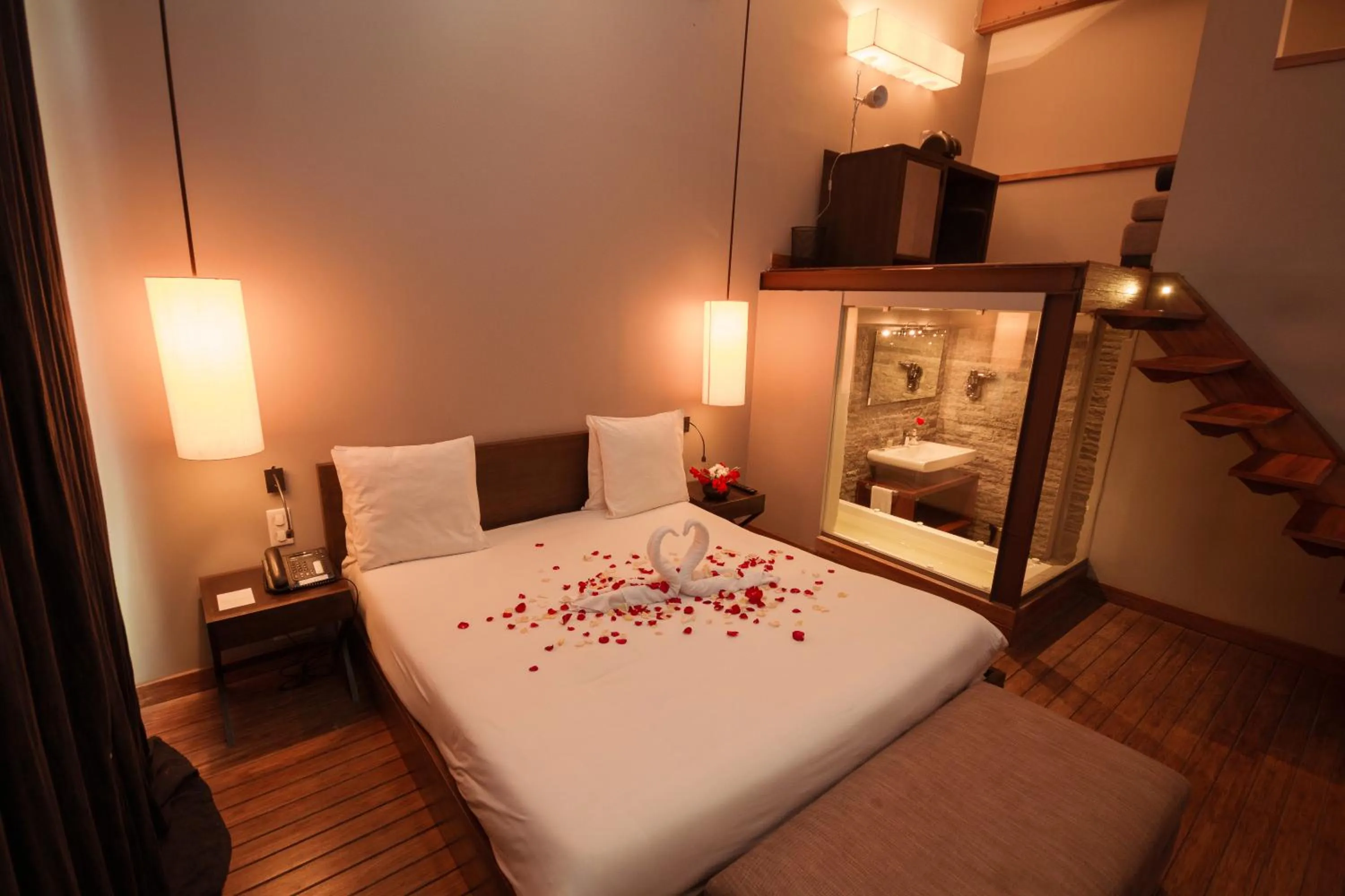 Bed in Le Louvre Hotel & Spa