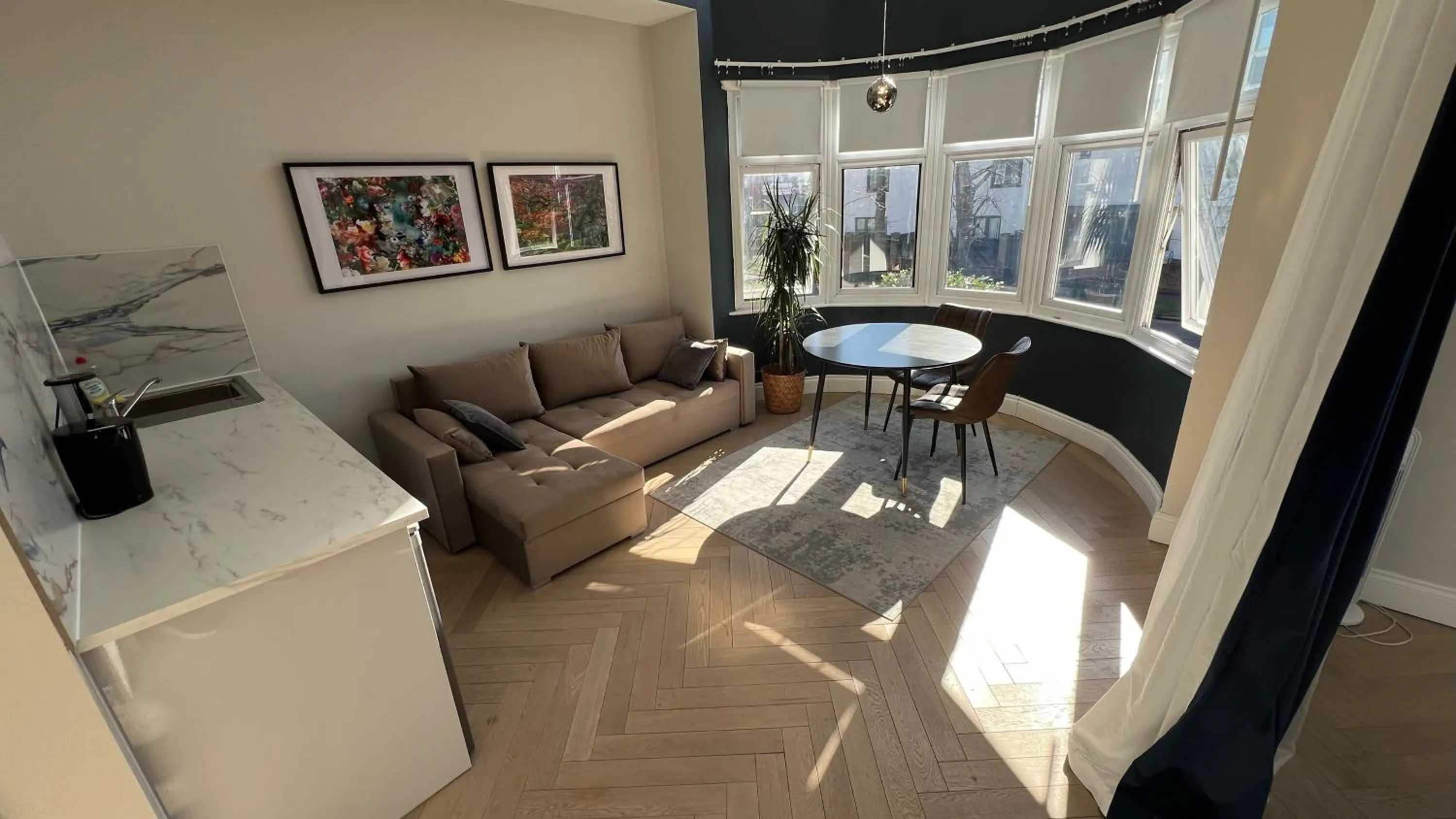 London Studios and Suites