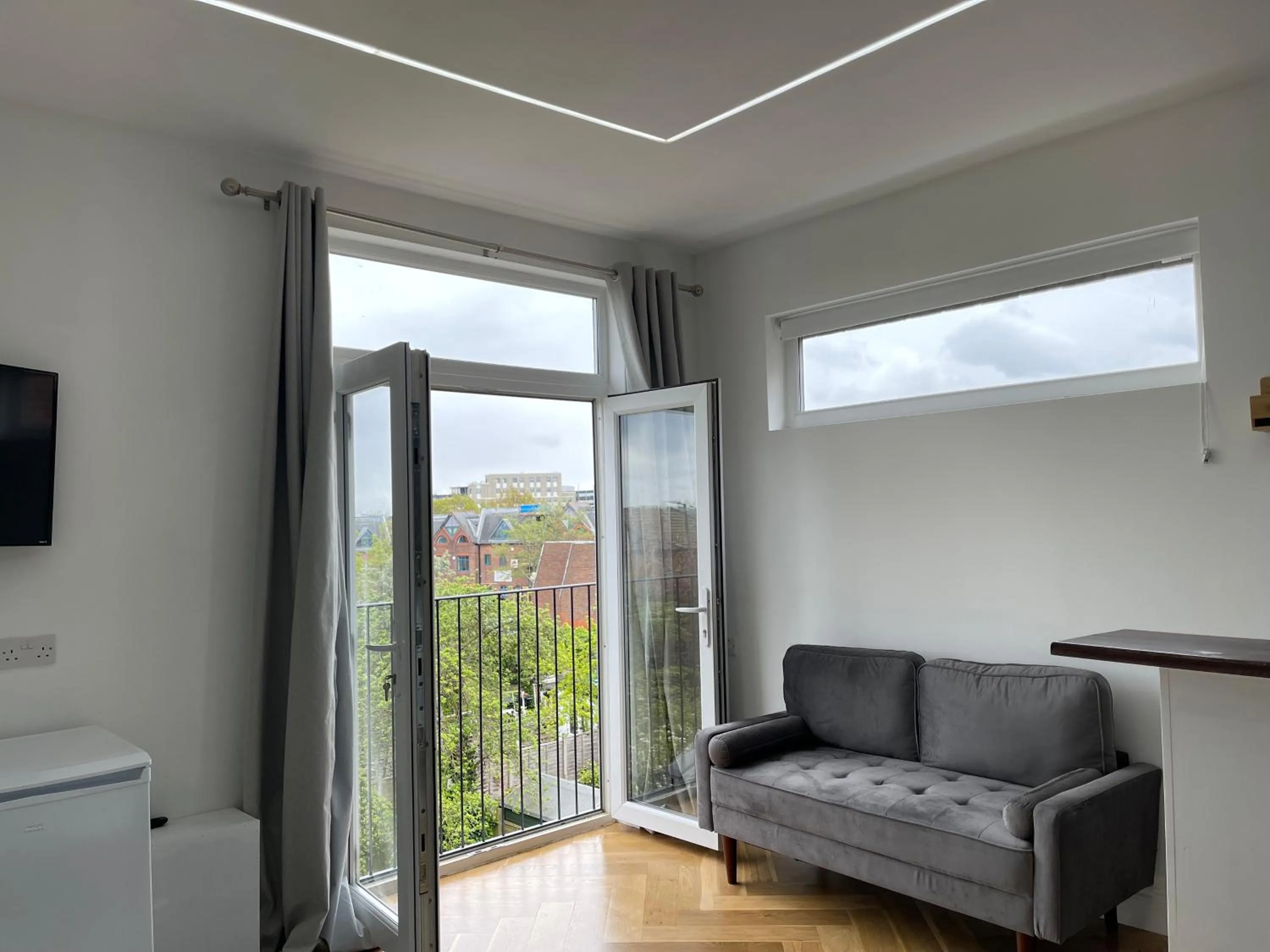 London Studios and Suites