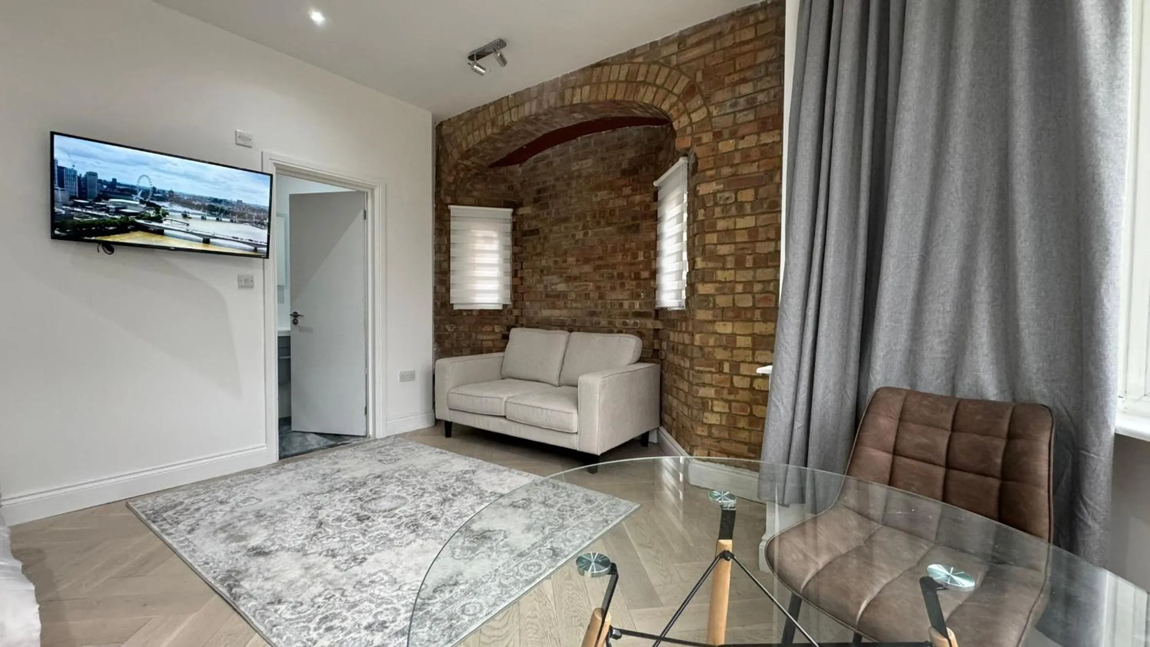 London Studios and Suites