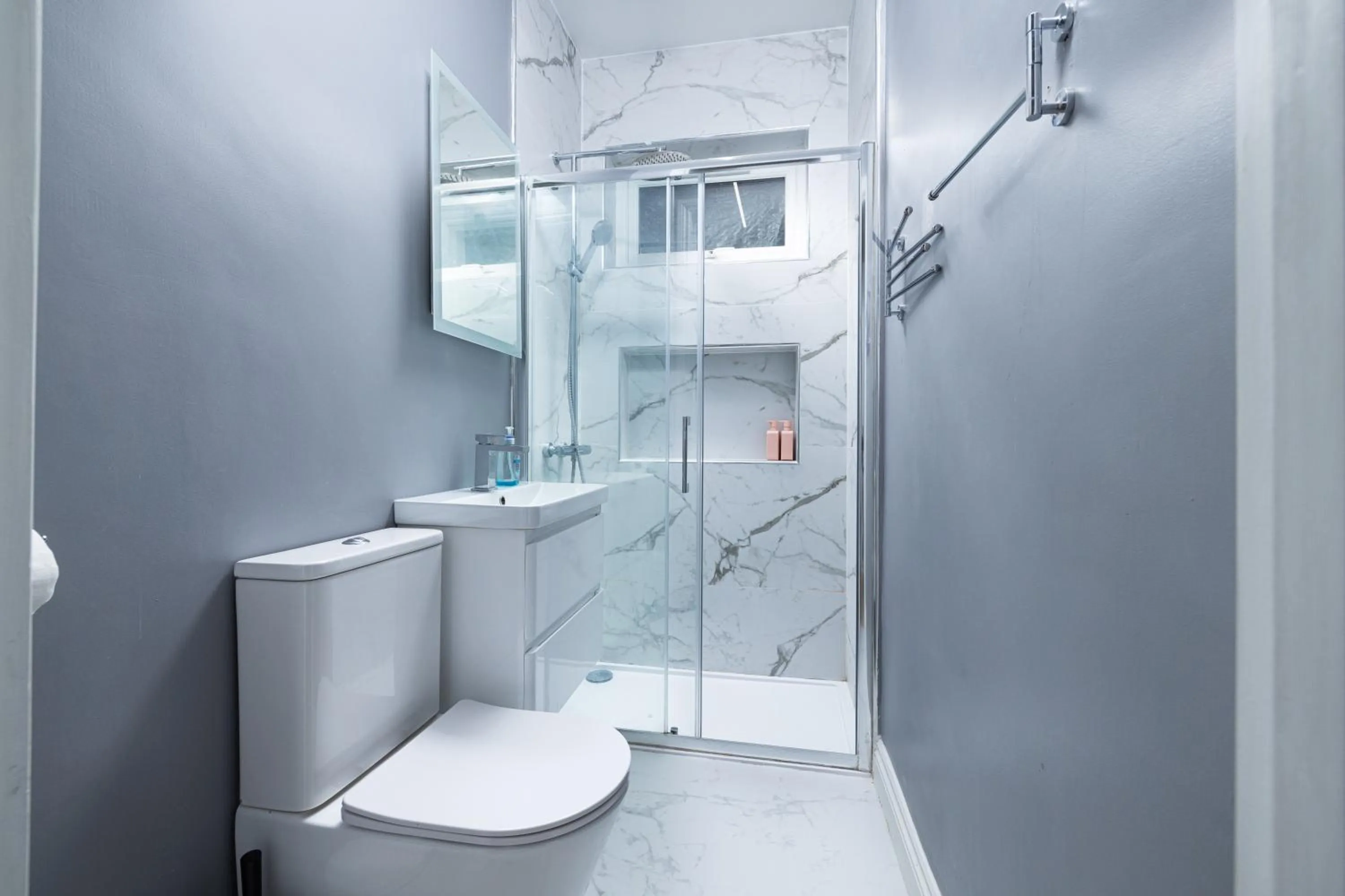 London Studios and Suites