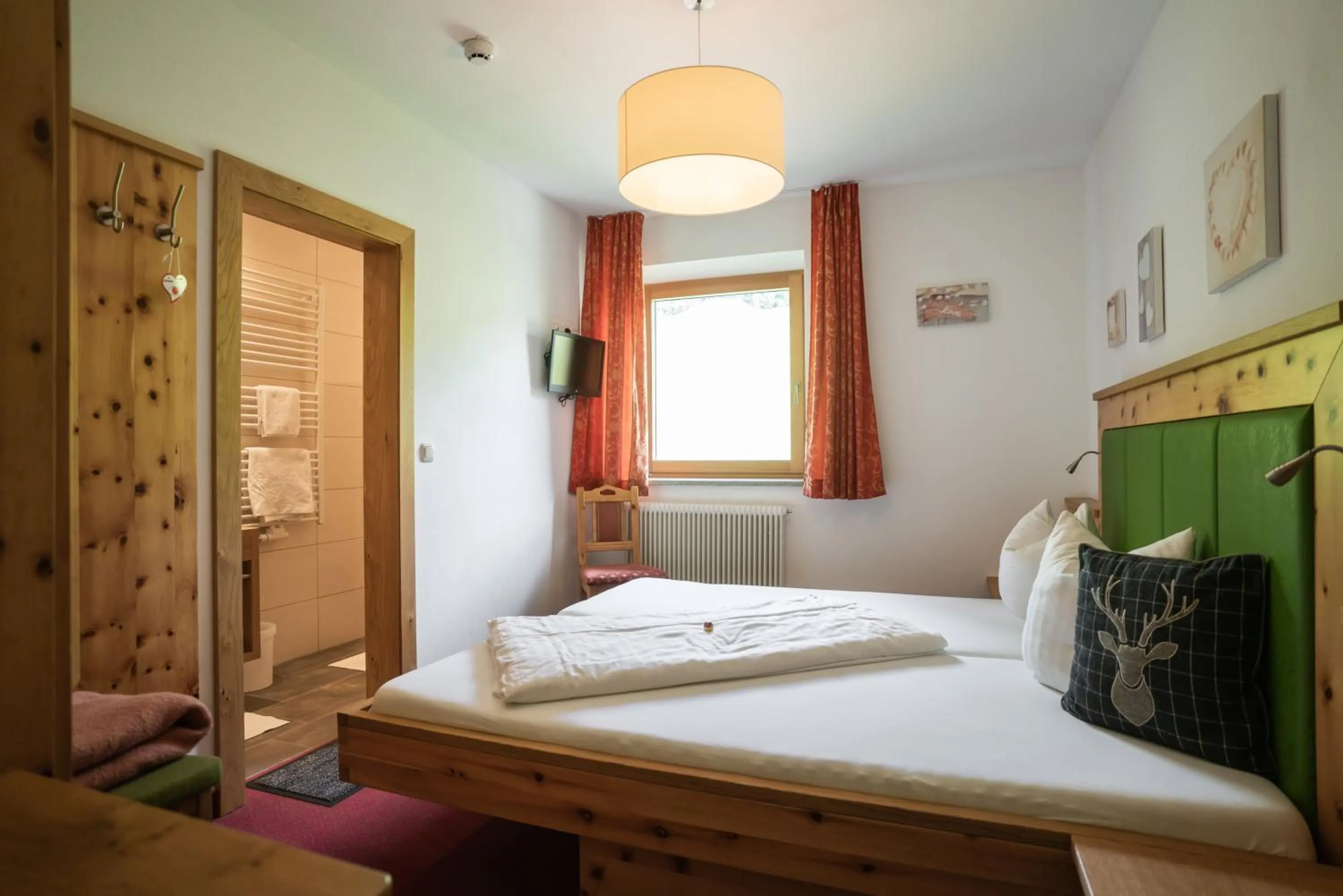 Photo of the whole room, Bed in Zistelberghof