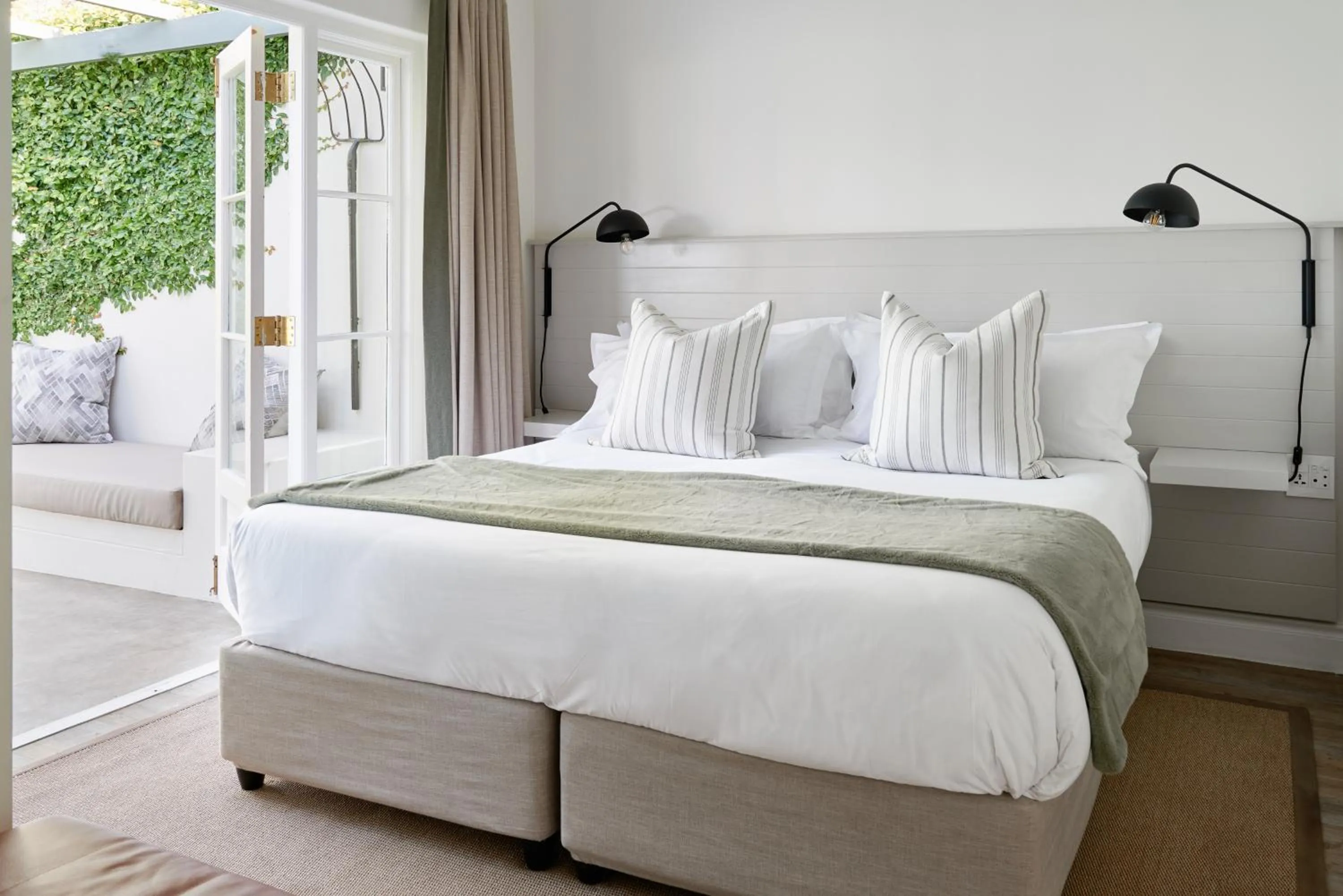 Bed in Boschendal Farm Estate