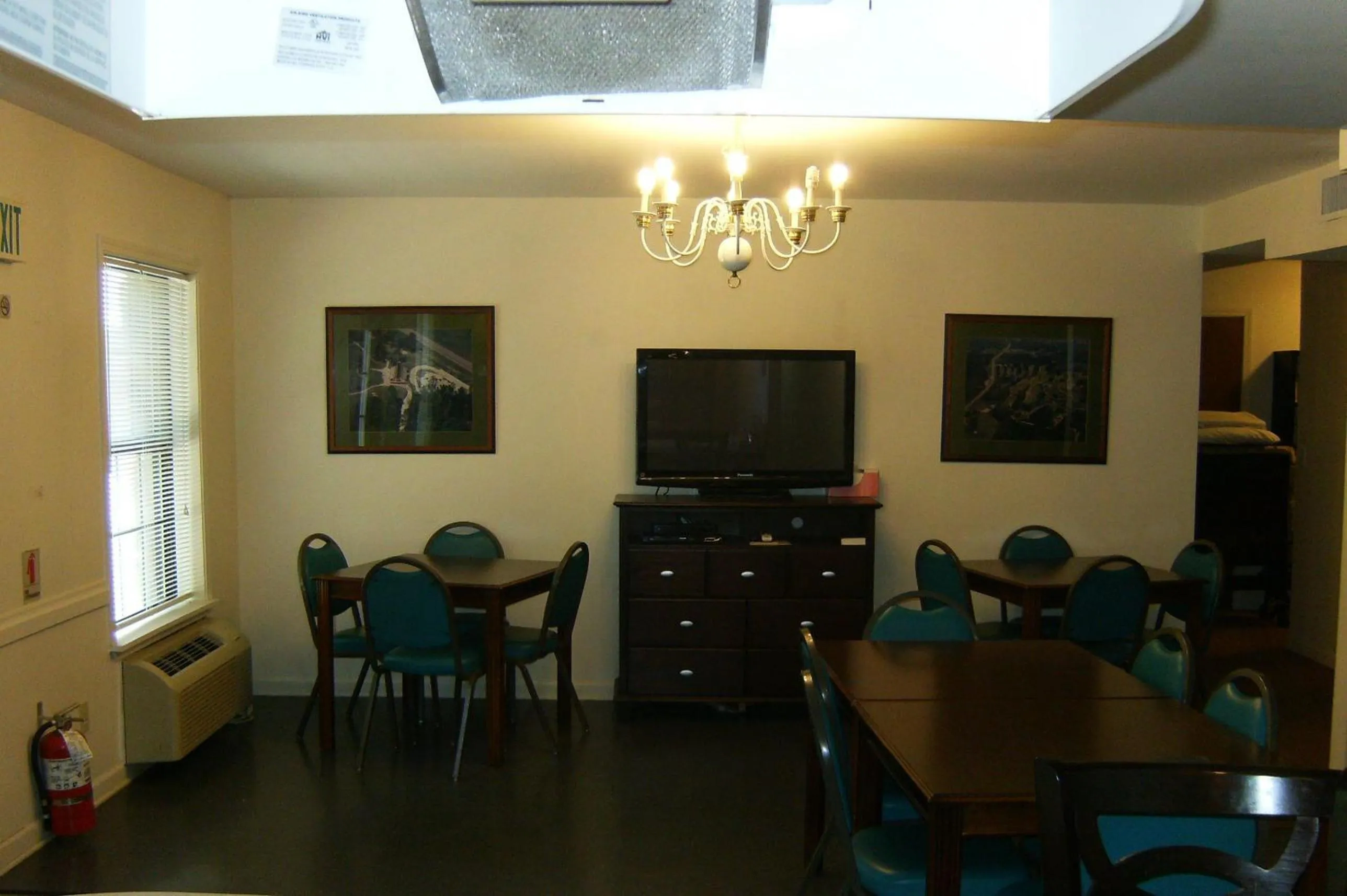 Communal lounge/ TV room in Glenwood Country Club