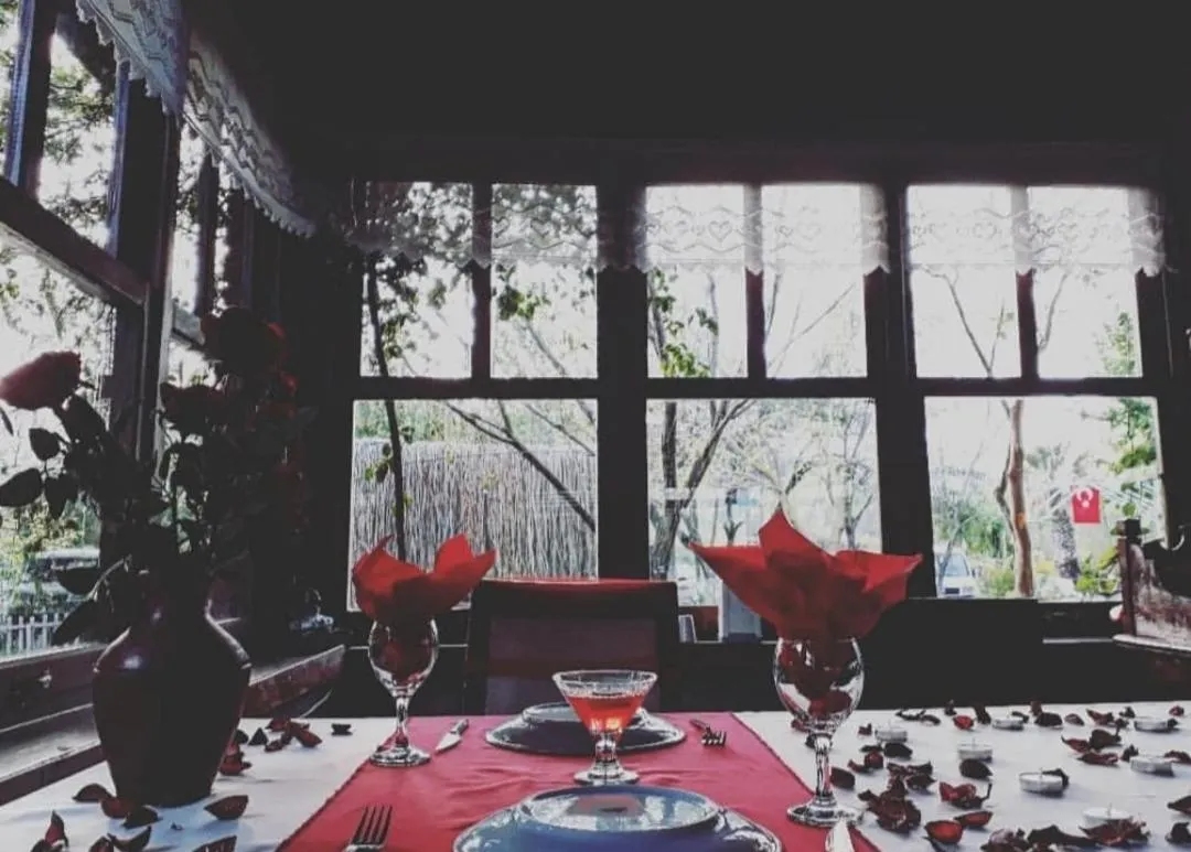 Restaurant/places to eat in Otantik Tas Ev