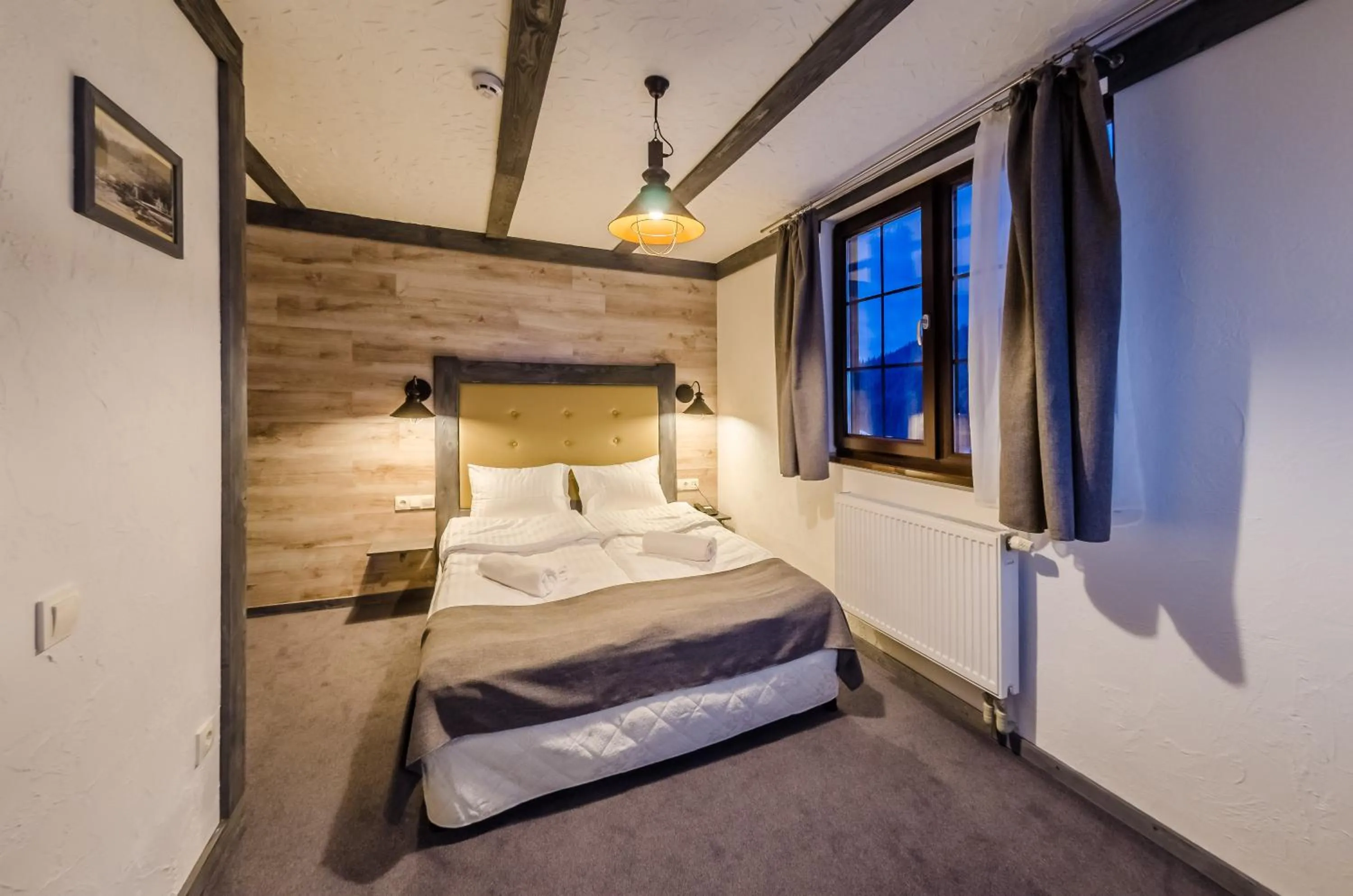 Photo of the whole room, Bed in Chalet CrepDeChine Hotel