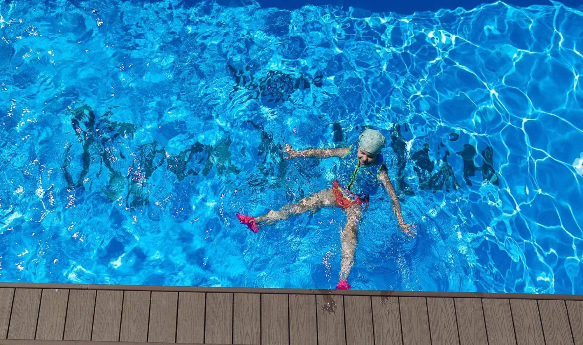 Swimming pool in Chalet CrepDeChine Hotel