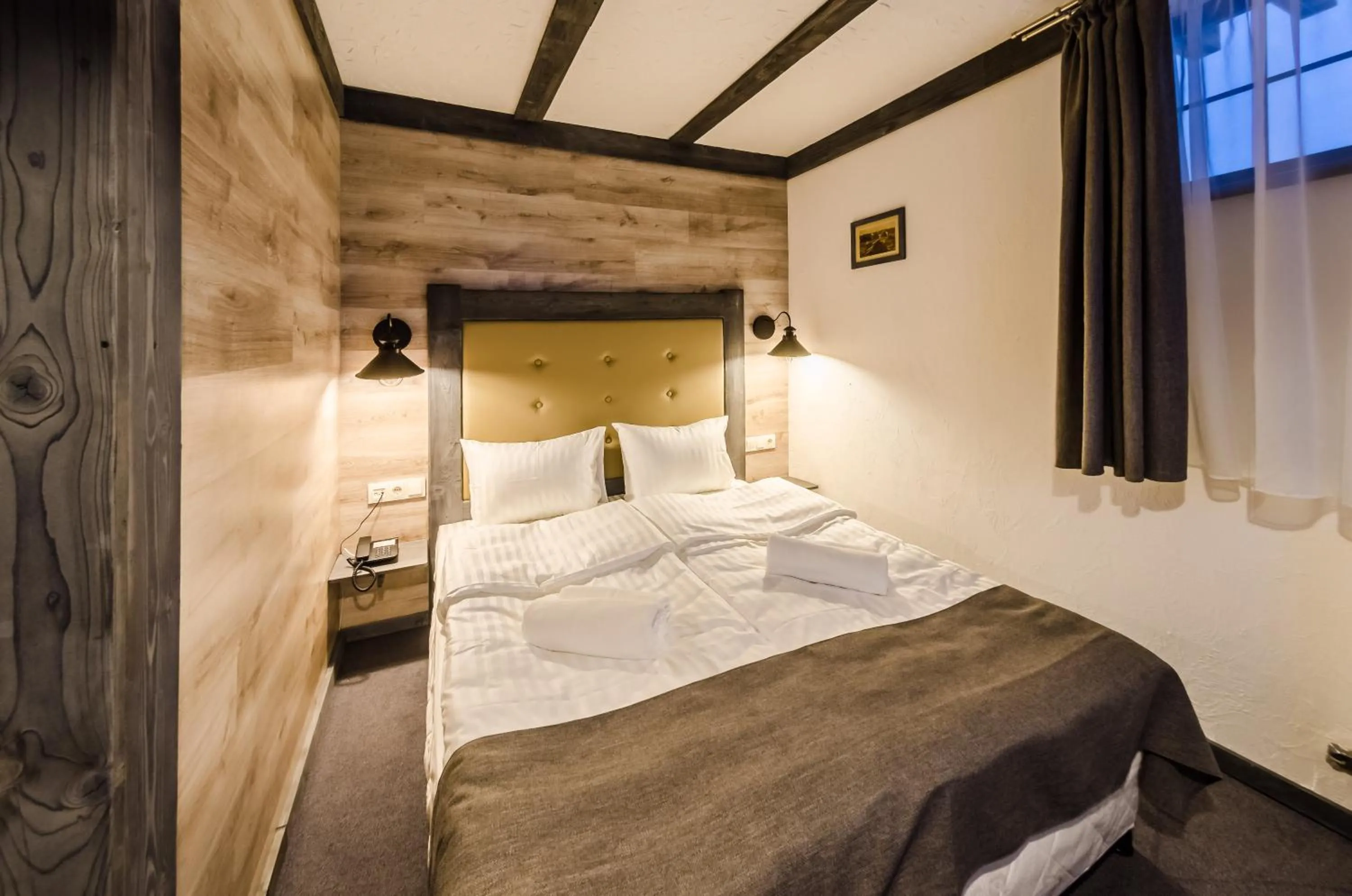 Photo of the whole room, Bed in Chalet CrepDeChine Hotel