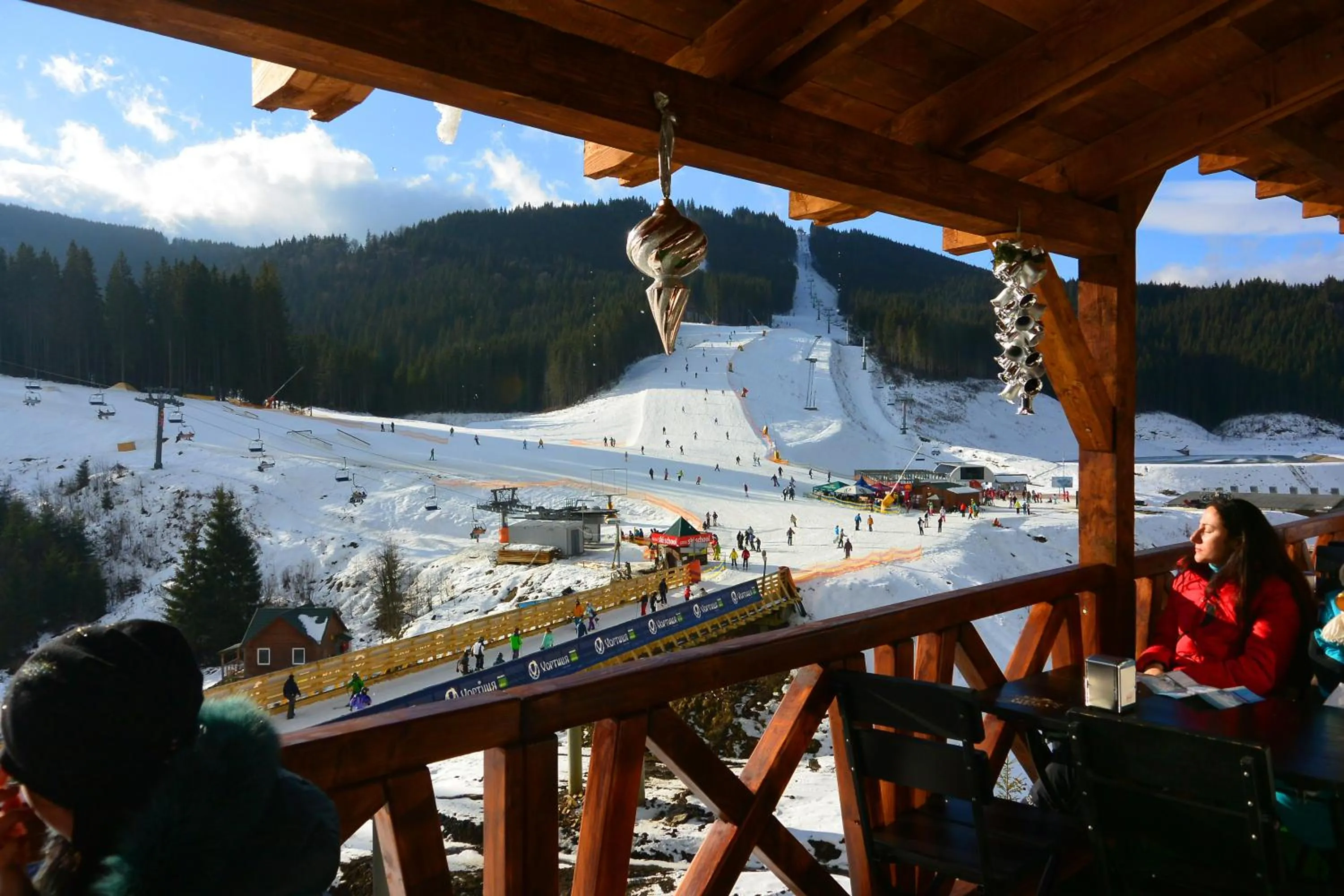 Skiing in Chalet CrepDeChine Hotel