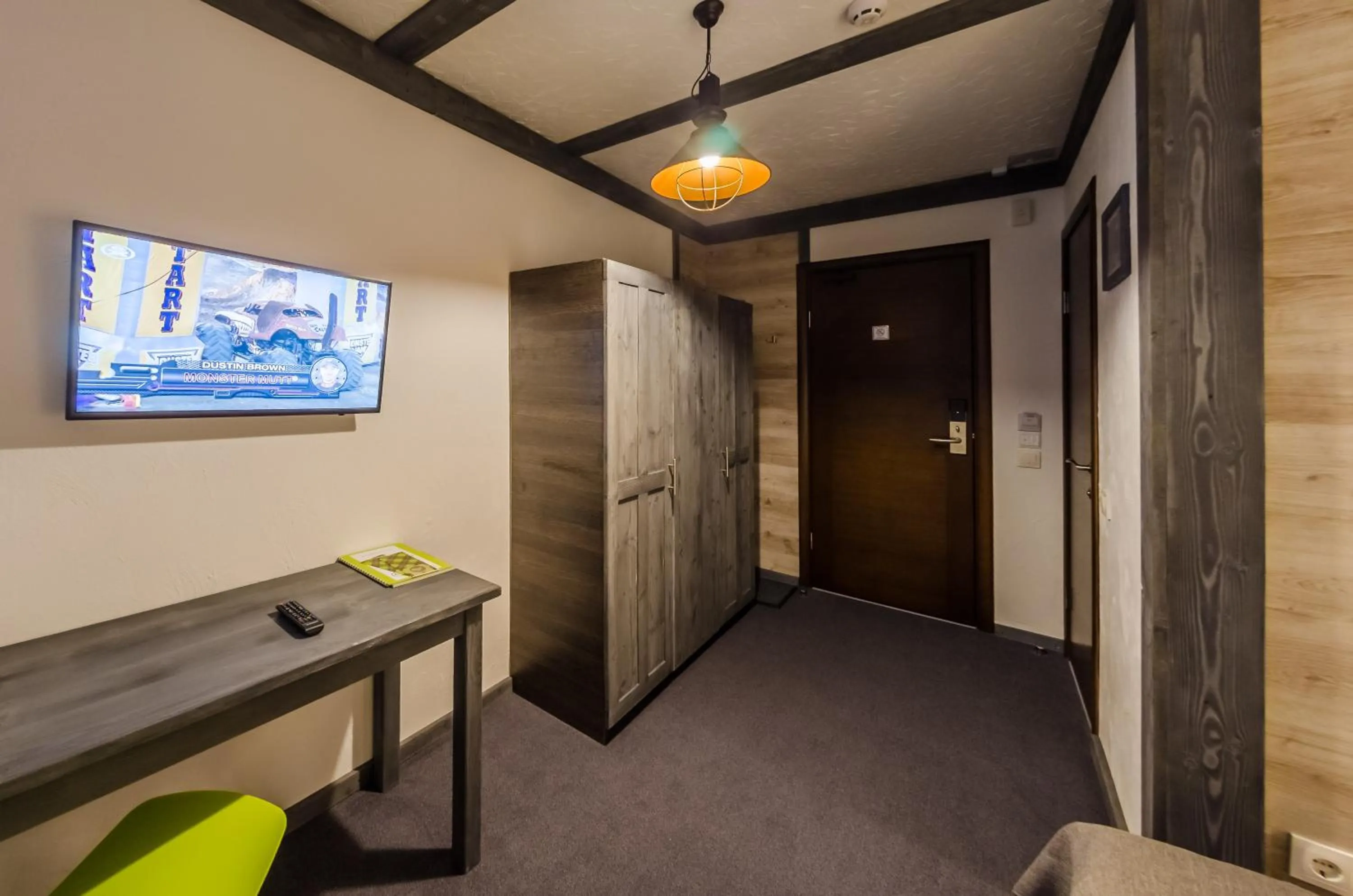 Photo of the whole room in Chalet CrepDeChine Hotel