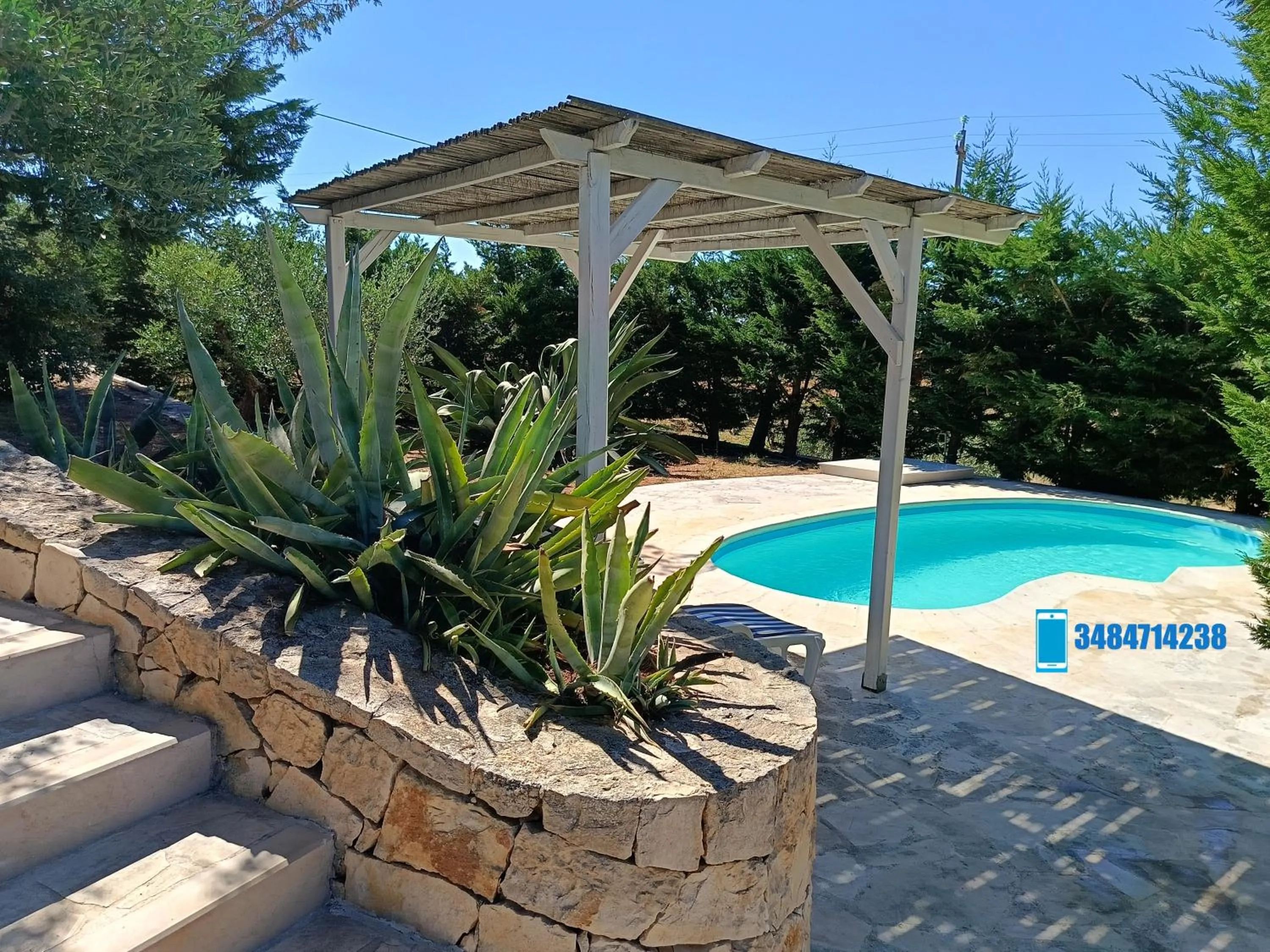 Swimming pool in Villa Trullo Panorama