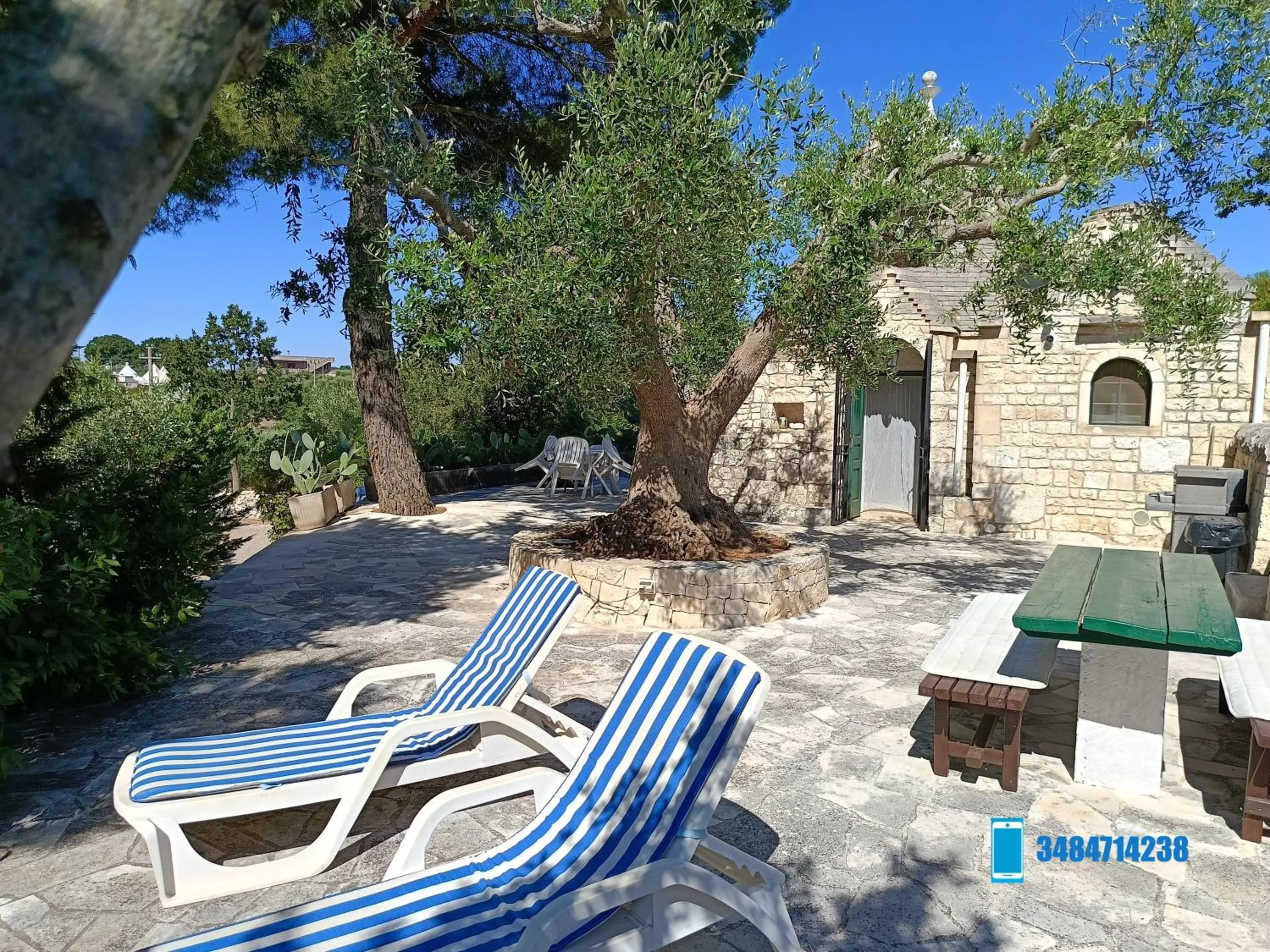 Property building in Villa Trullo Panorama