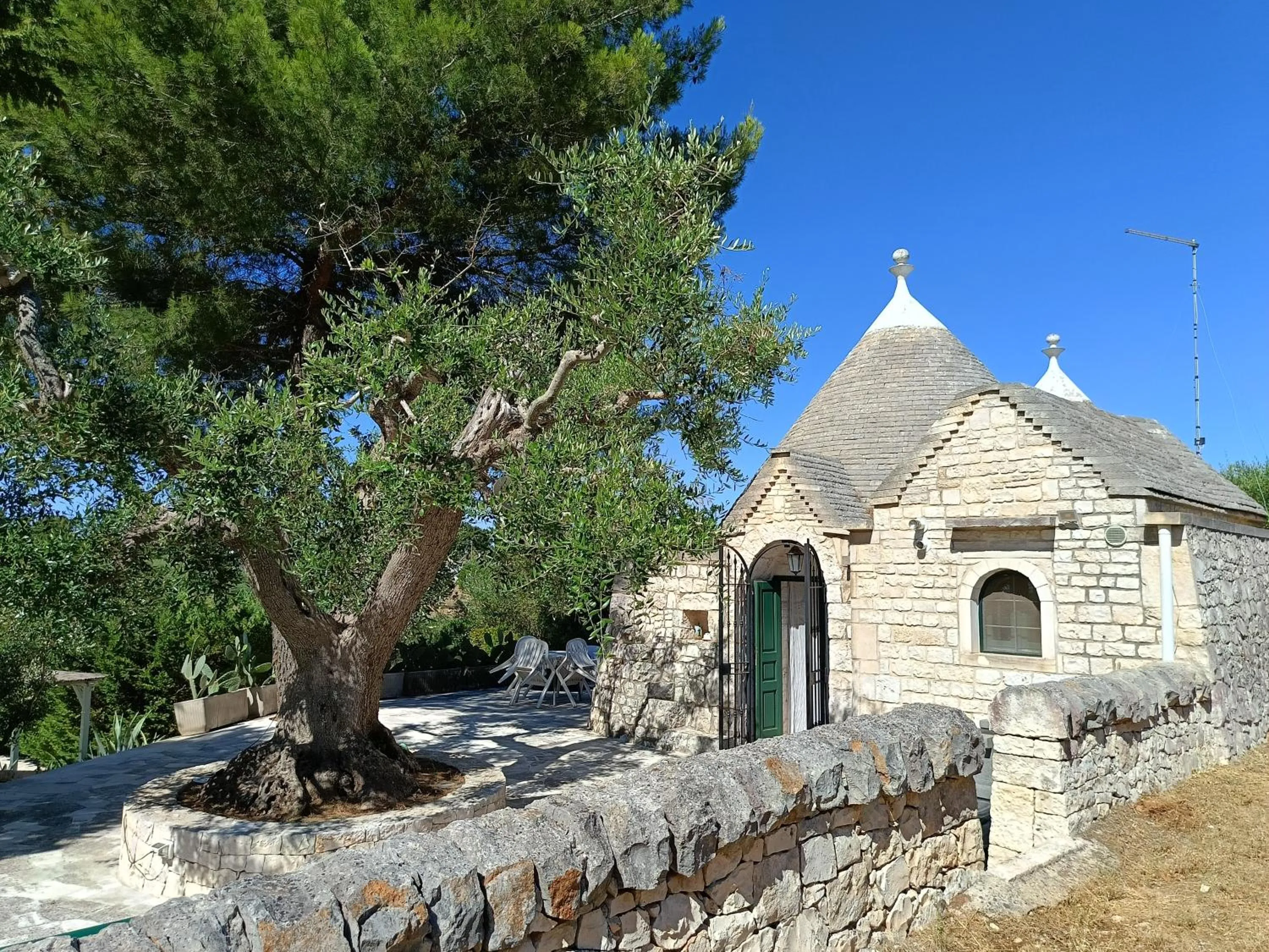 Property building in Villa Trullo Panorama