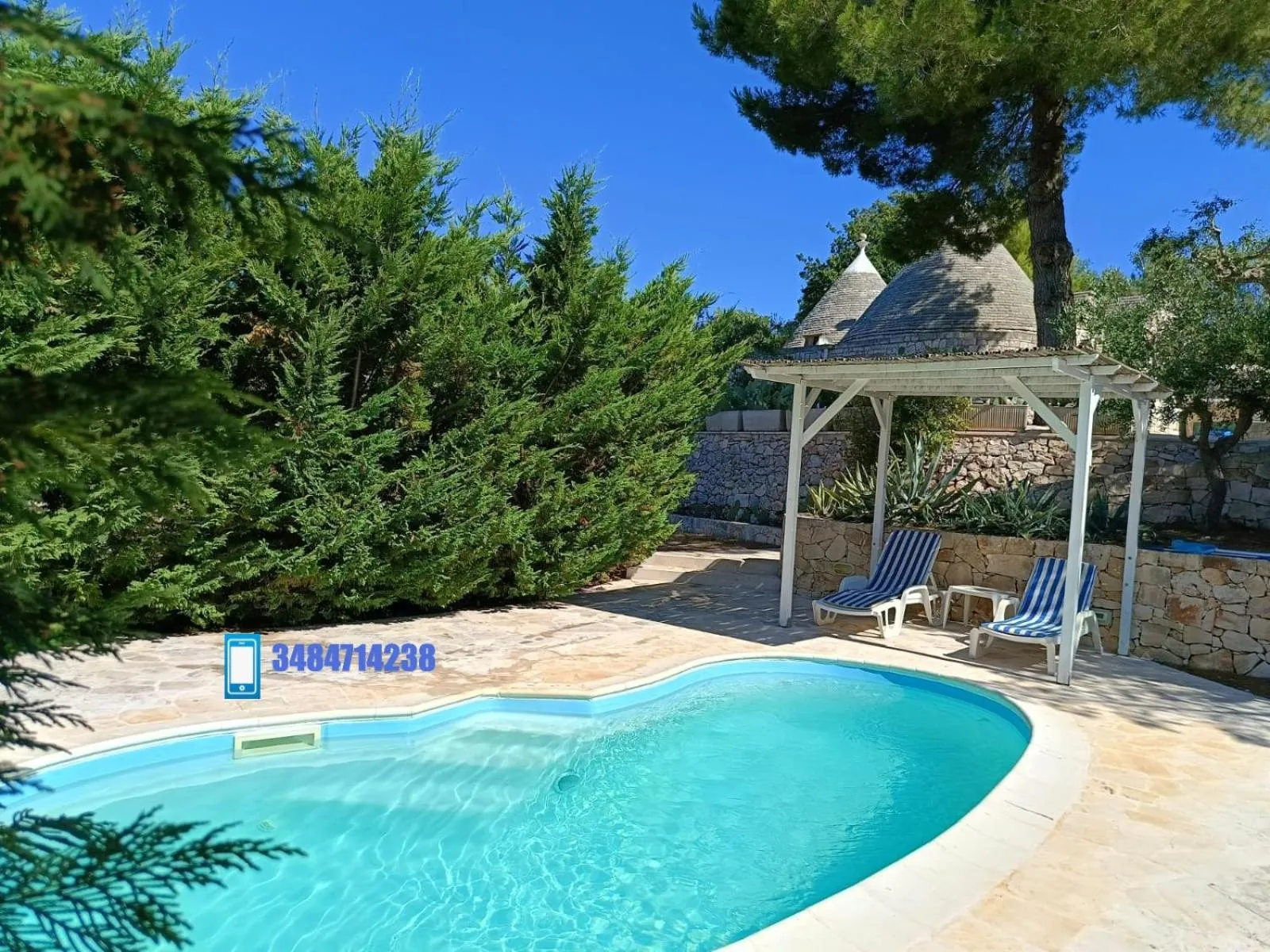 Swimming pool in Villa Trullo Panorama
