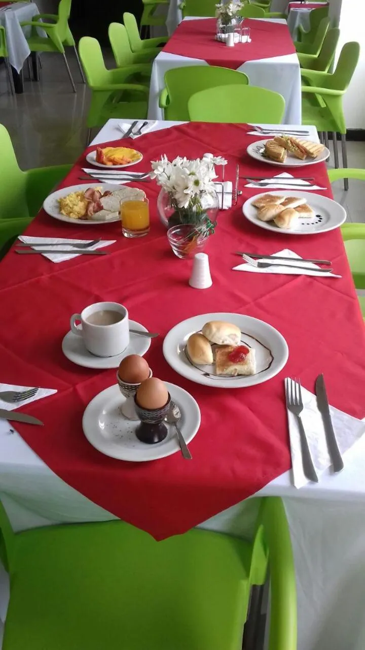 Breakfast in Hotel Pinares Plaza