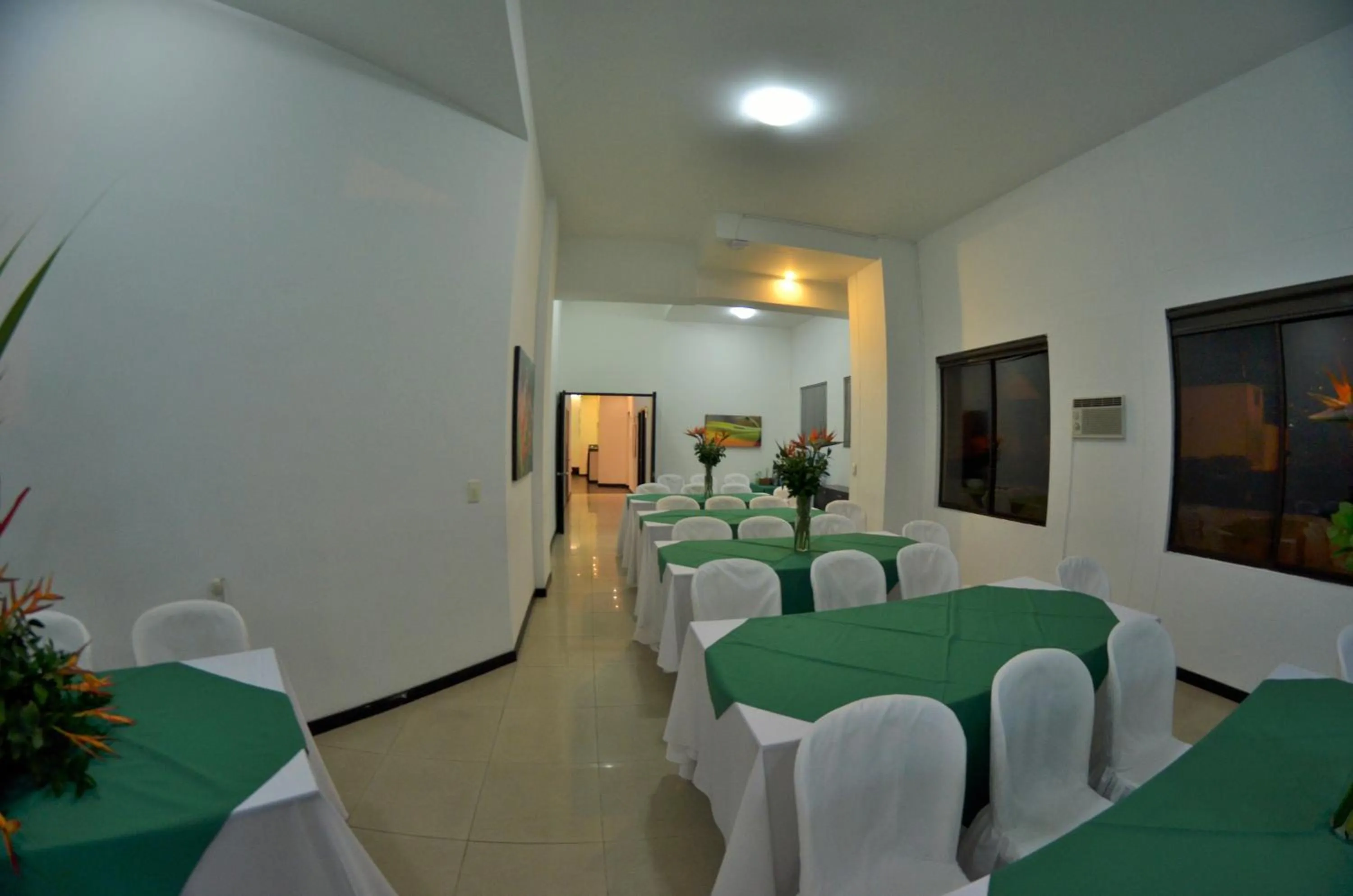Business facilities in Hotel Pinares Plaza