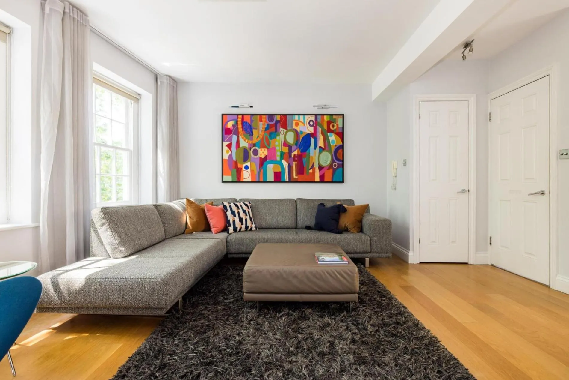 London Is Yours - 2 Bedroom in Kensington