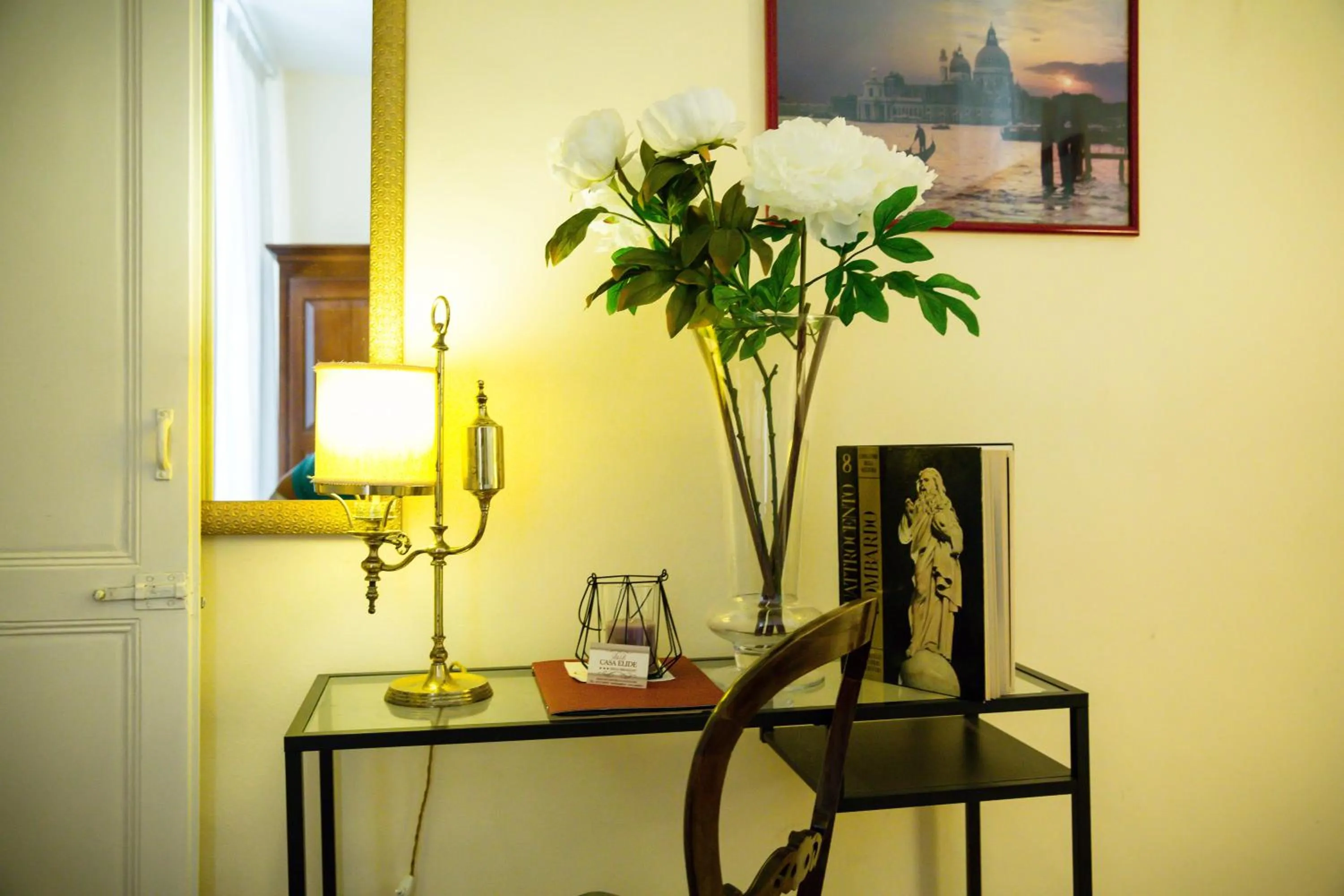 Decorative detail in Casa Elide