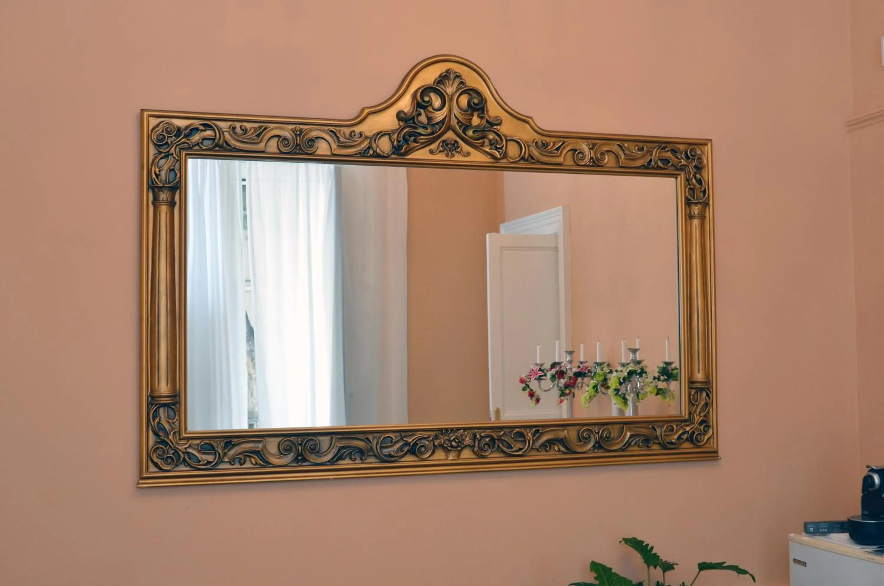 Decorative detail in Casa Elide