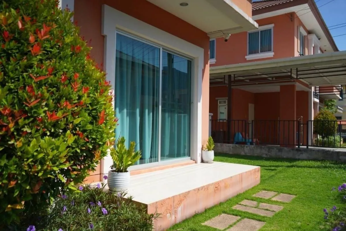 Garden view in Castello Di Mare