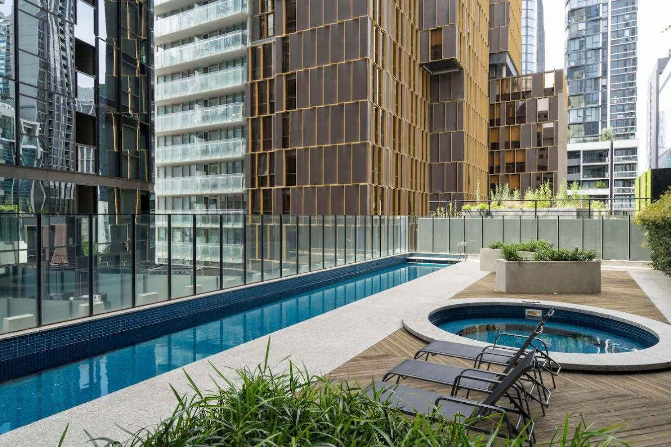 Hot Tub in StayCentral - Oasis on Mackenzie (CBD)
