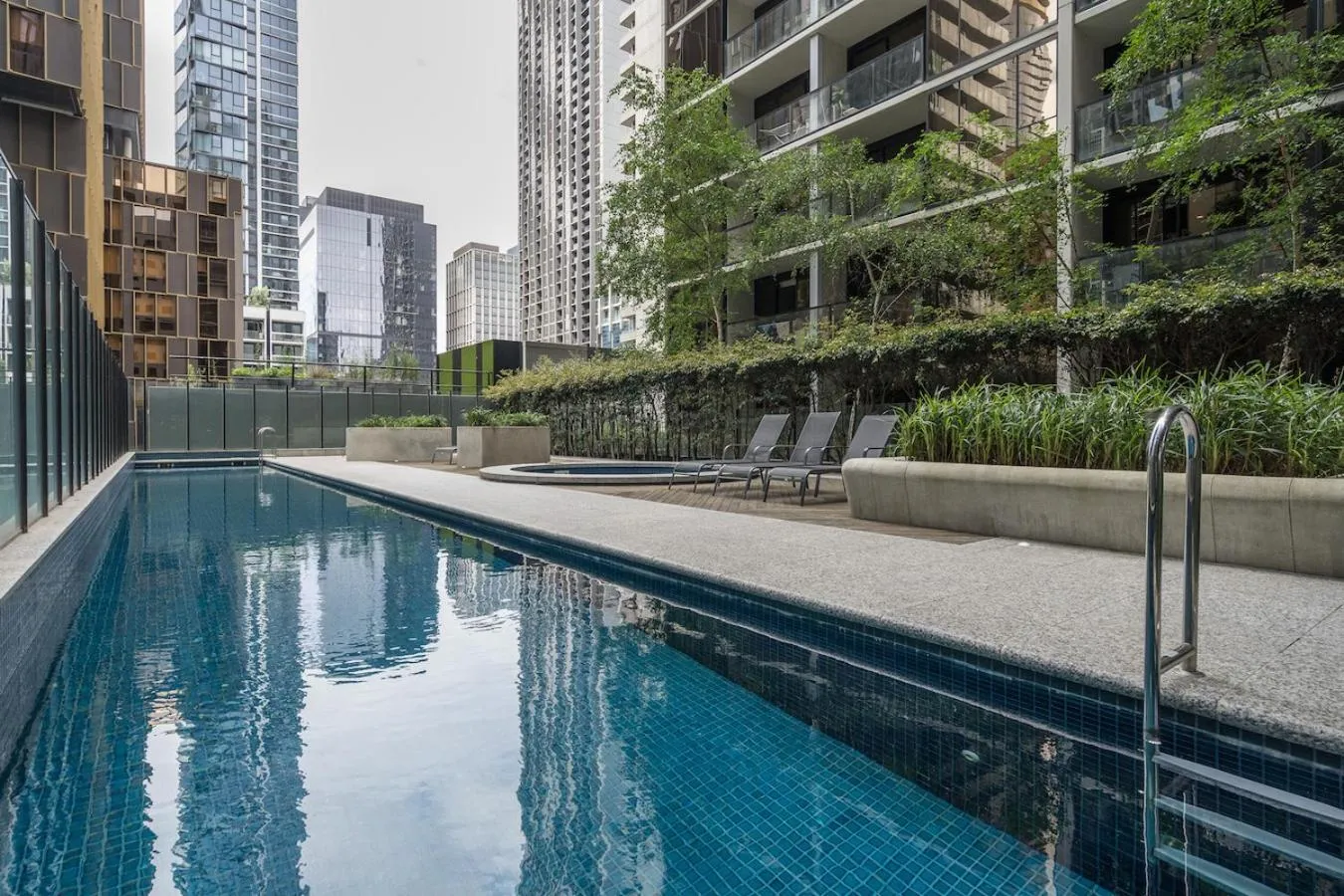 Hot Tub in StayCentral - Oasis on Mackenzie (CBD)