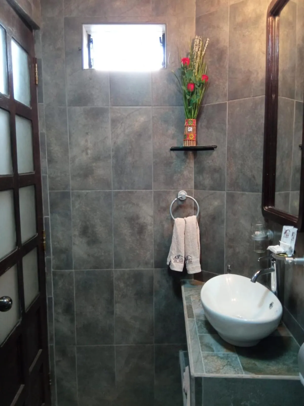 Shower in Cusco Bed and Breakfast