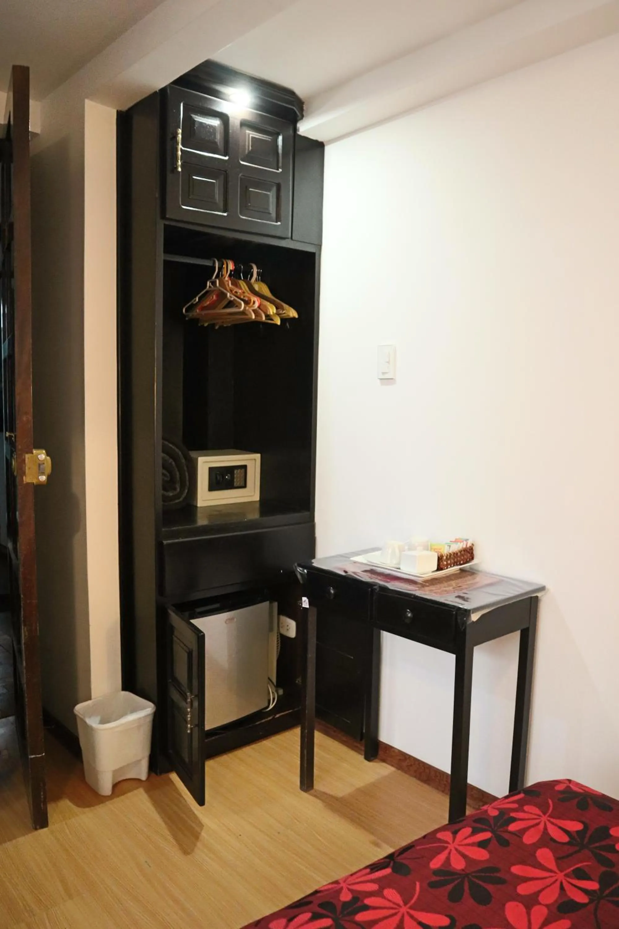 wardrobe in Cusco Bed and Breakfast