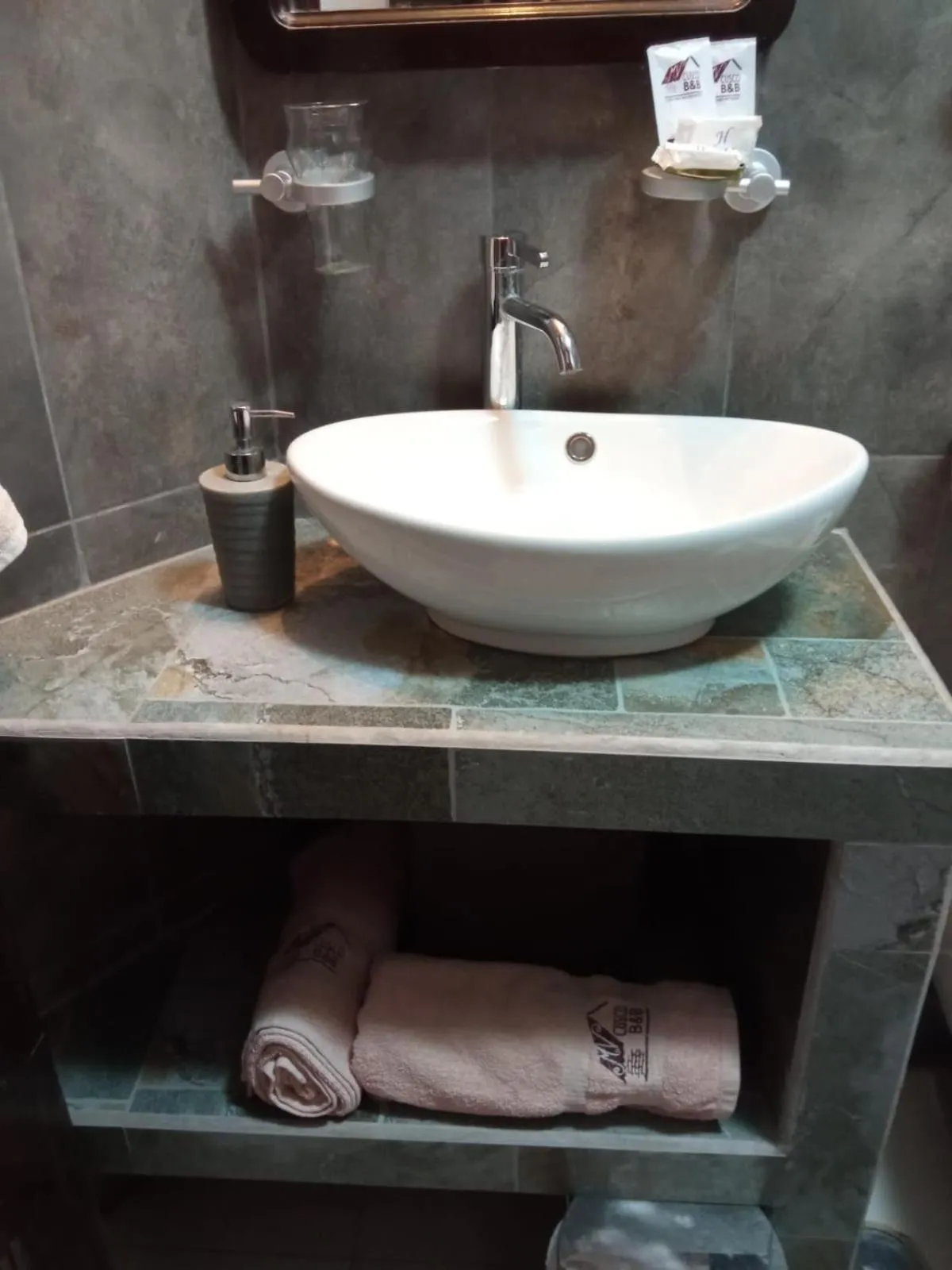 Bathroom in Cusco Bed and Breakfast