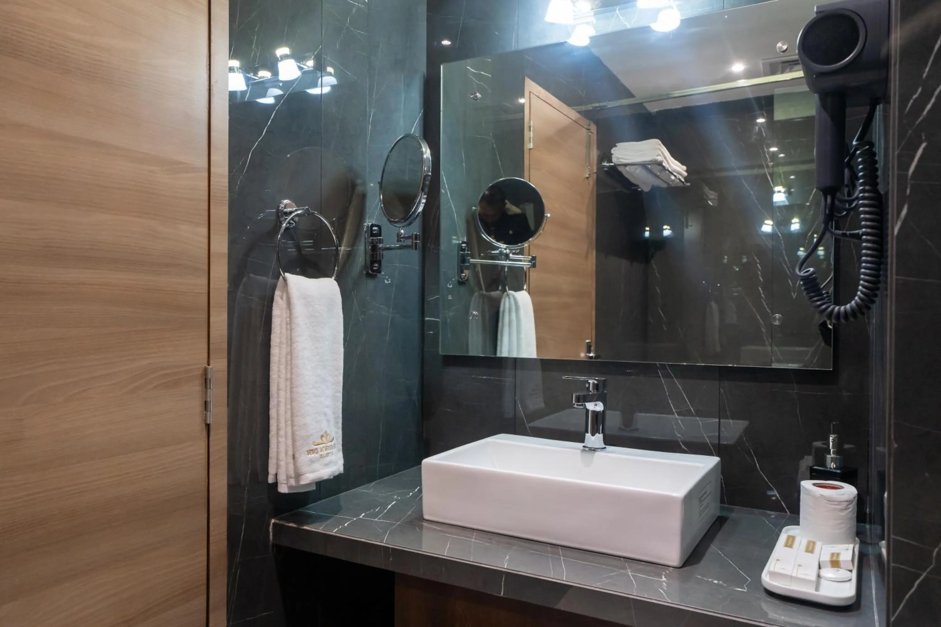 Shower in De Crown Inn