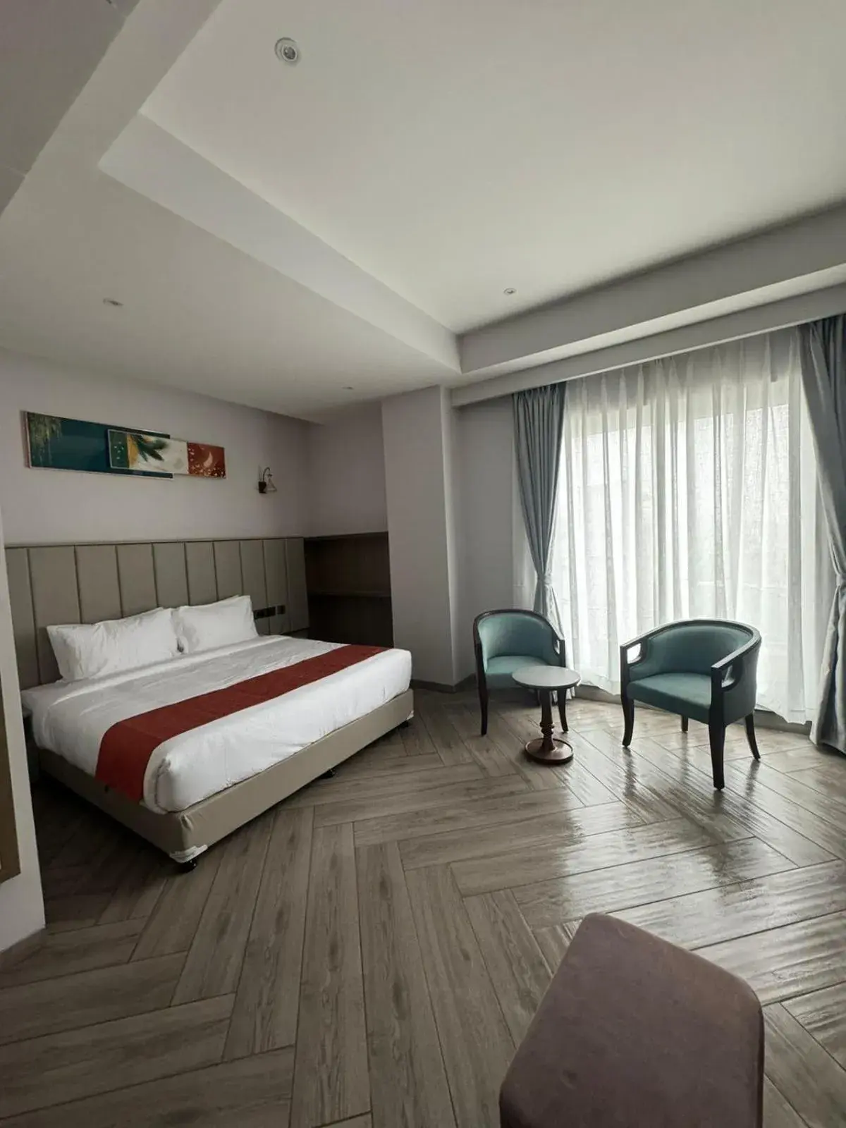 Photo of the whole room, Bed in De Crown Inn Photo of the whole room, Bed in De Crown Inn