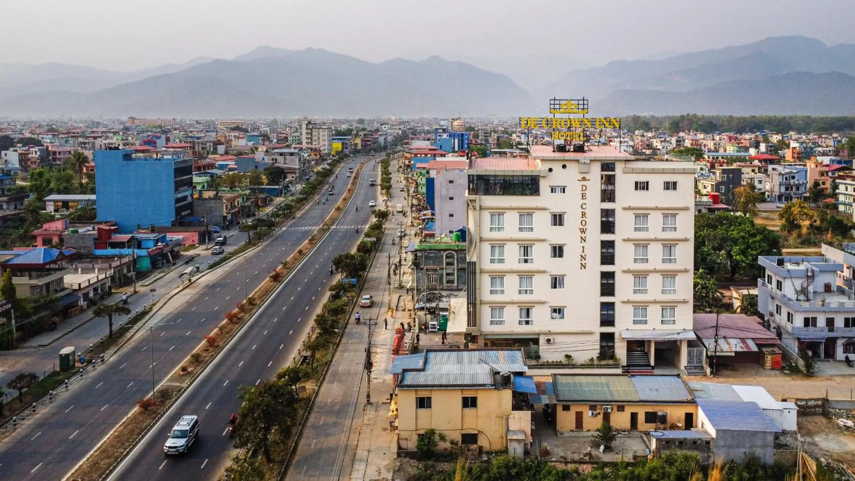 Property building in De Crown Inn Property building in De Crown Inn