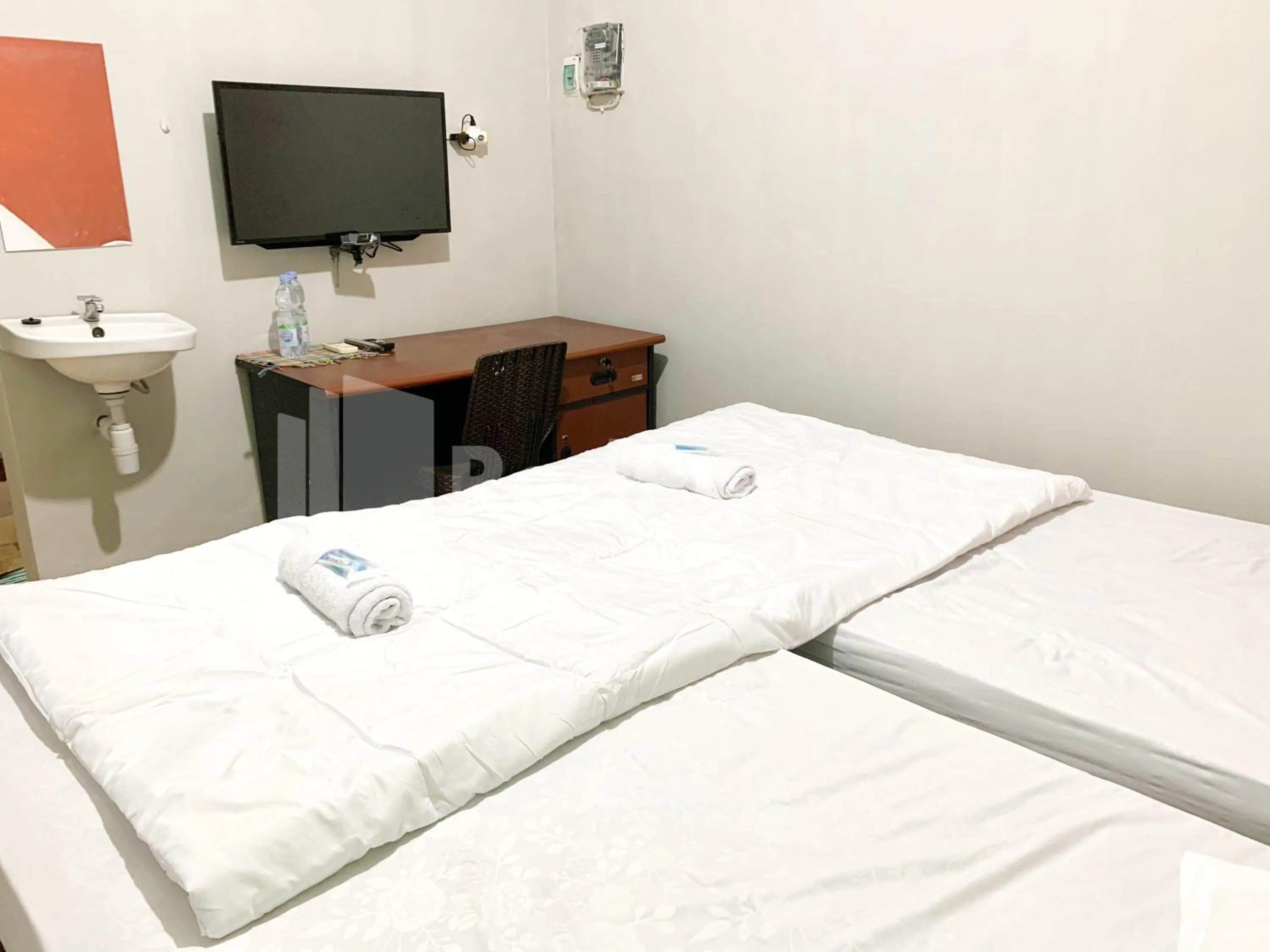 Bedroom, Bed in RedDoorz Syariah at De KostMarto UTY