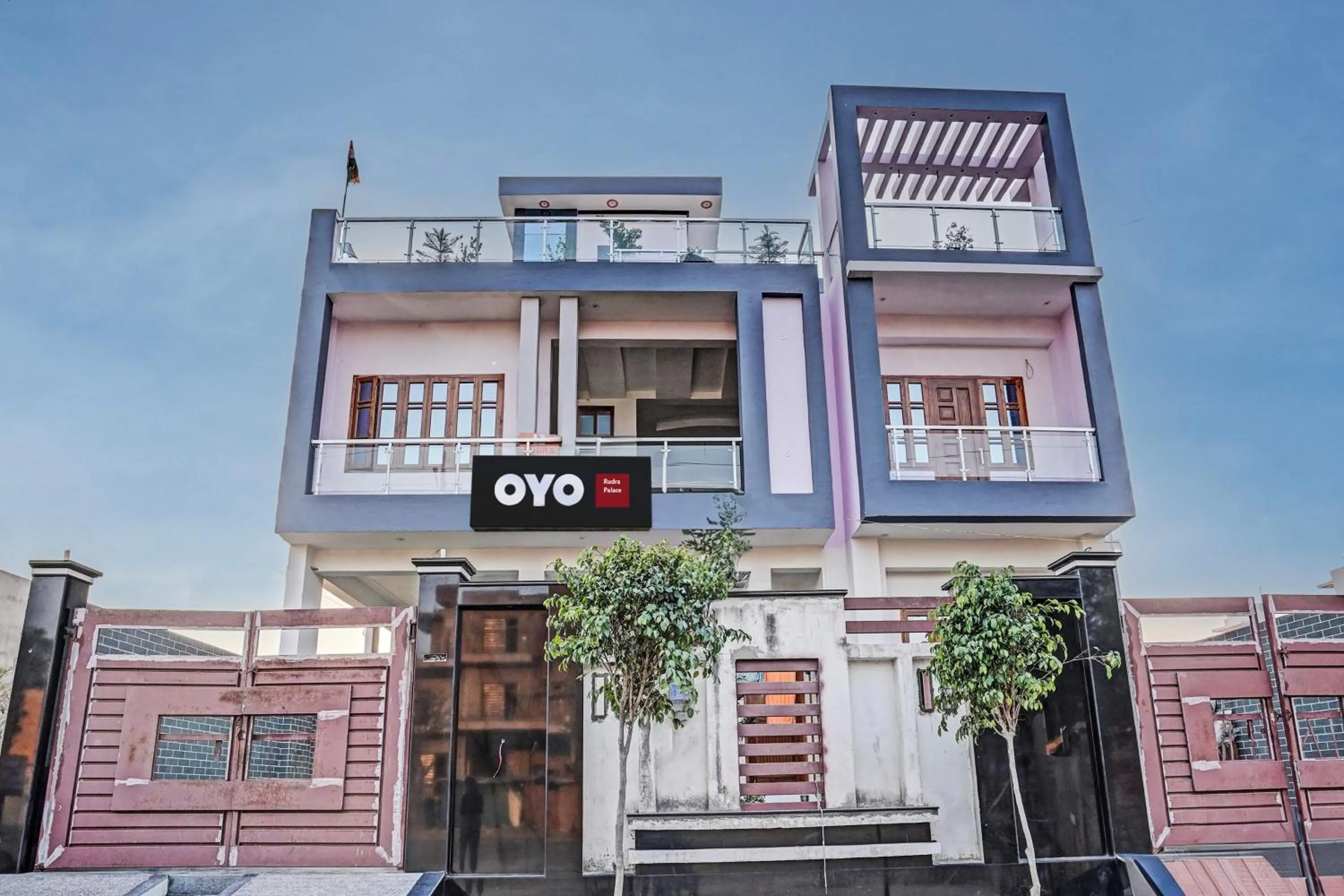 Facade/entrance in Hotel O Rudra Palace