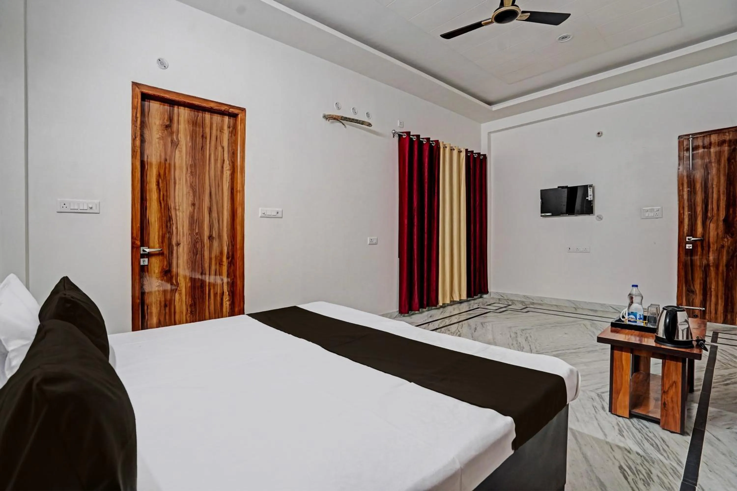 Bedroom, Bed in Hotel O Rudra Palace