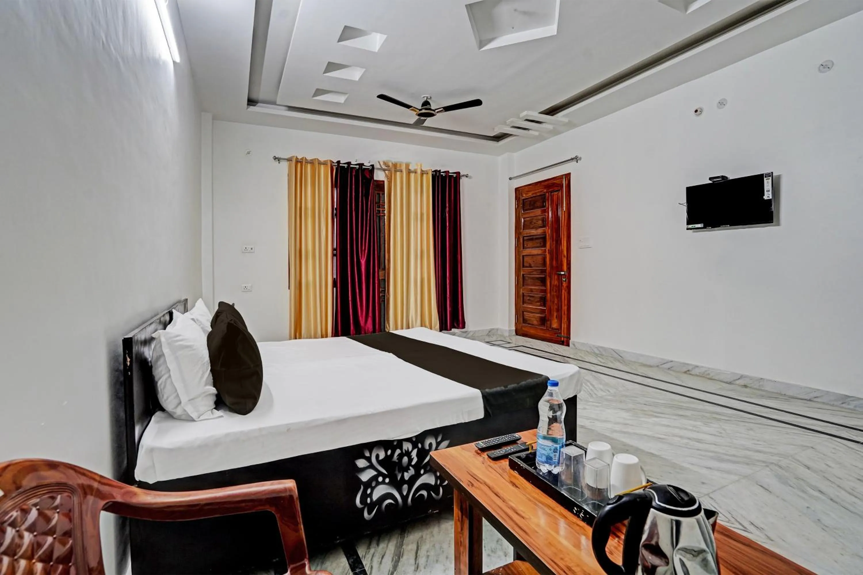 Bedroom, Bed in Hotel O Rudra Palace